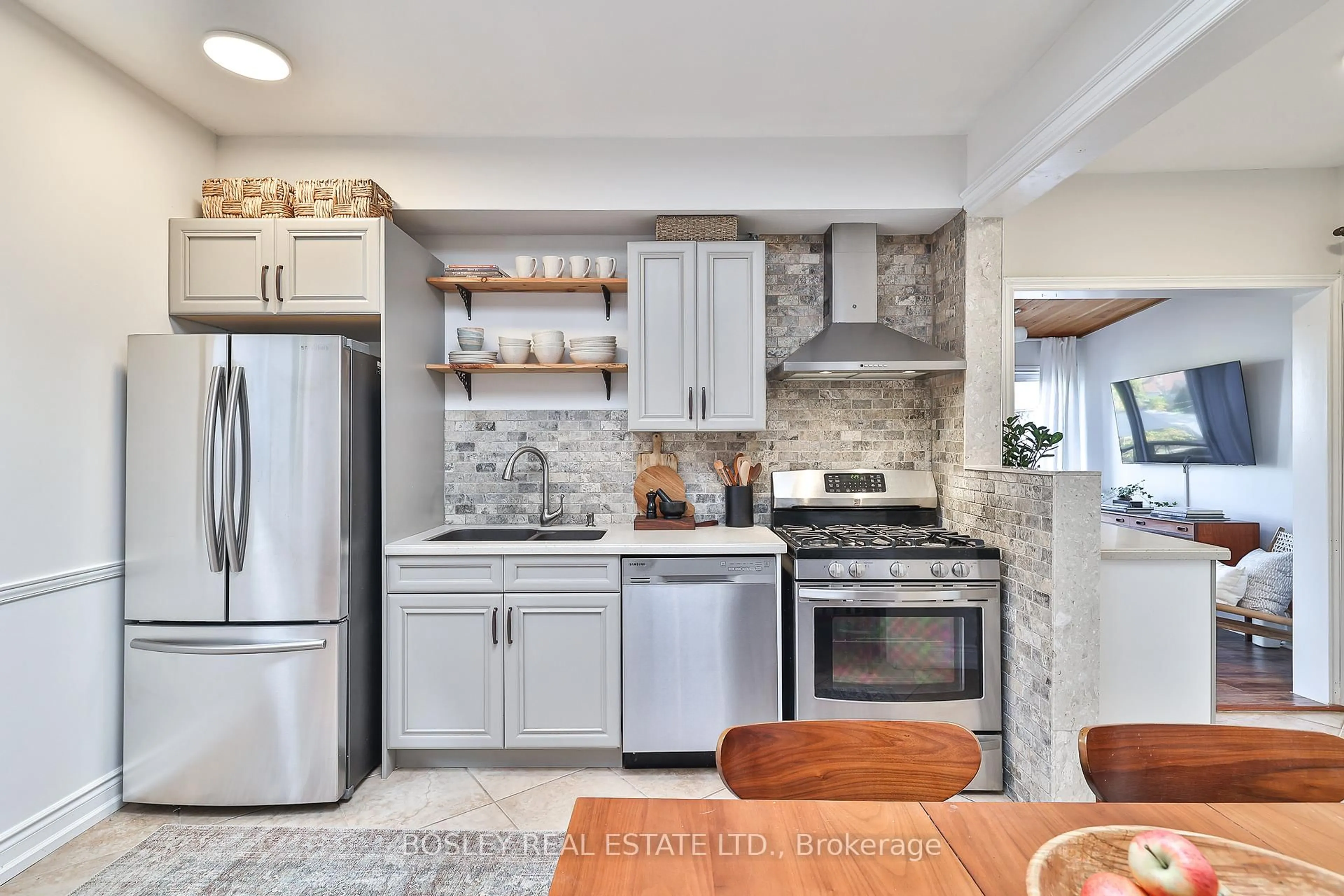 Open concept kitchen, ceramic/tile floor for 30 Aileen Ave, Toronto Ontario M6M 1E6