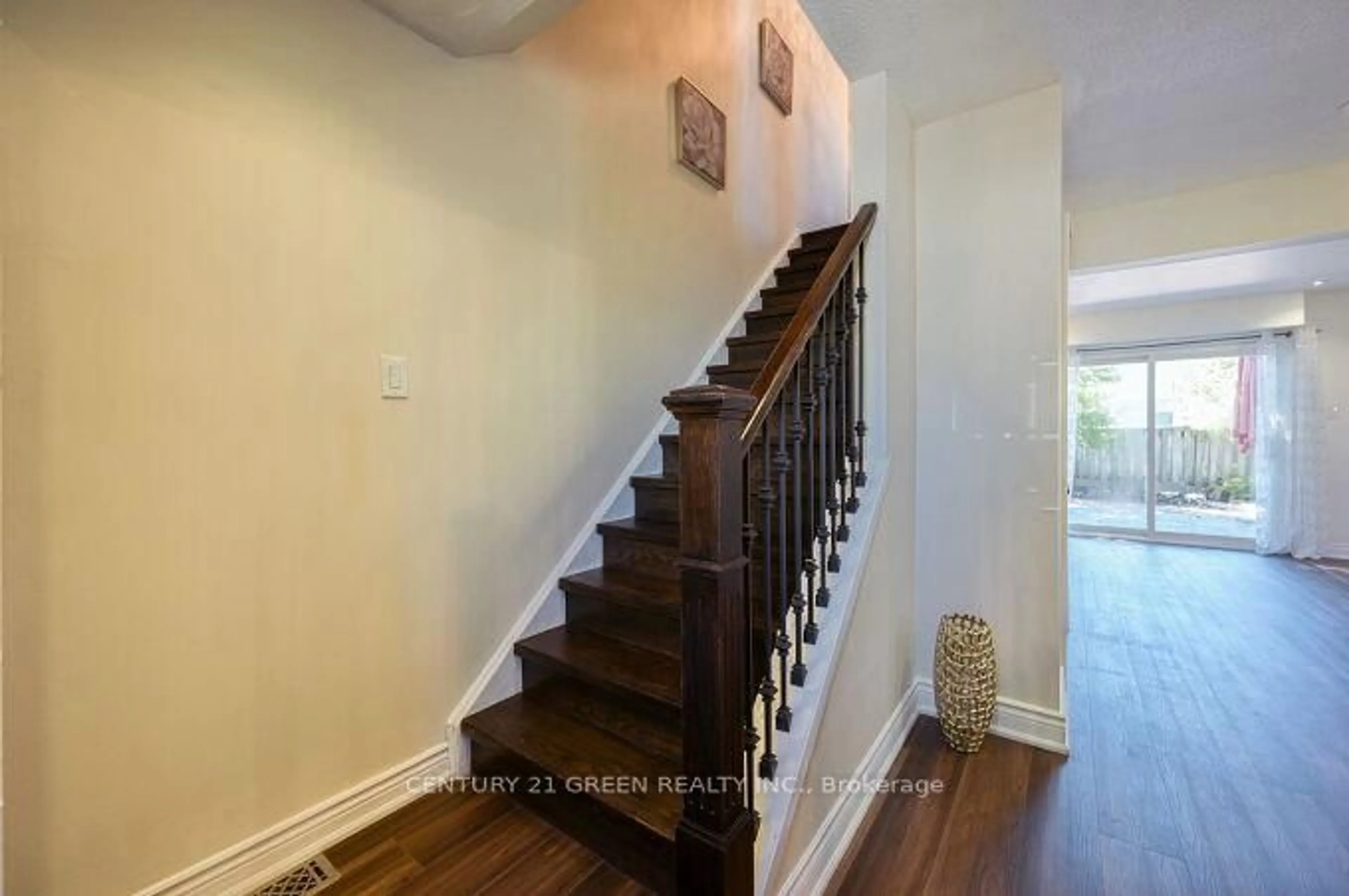 Stairs for 1 Greenarrow Crt, Brampton Ontario L6S 2K1