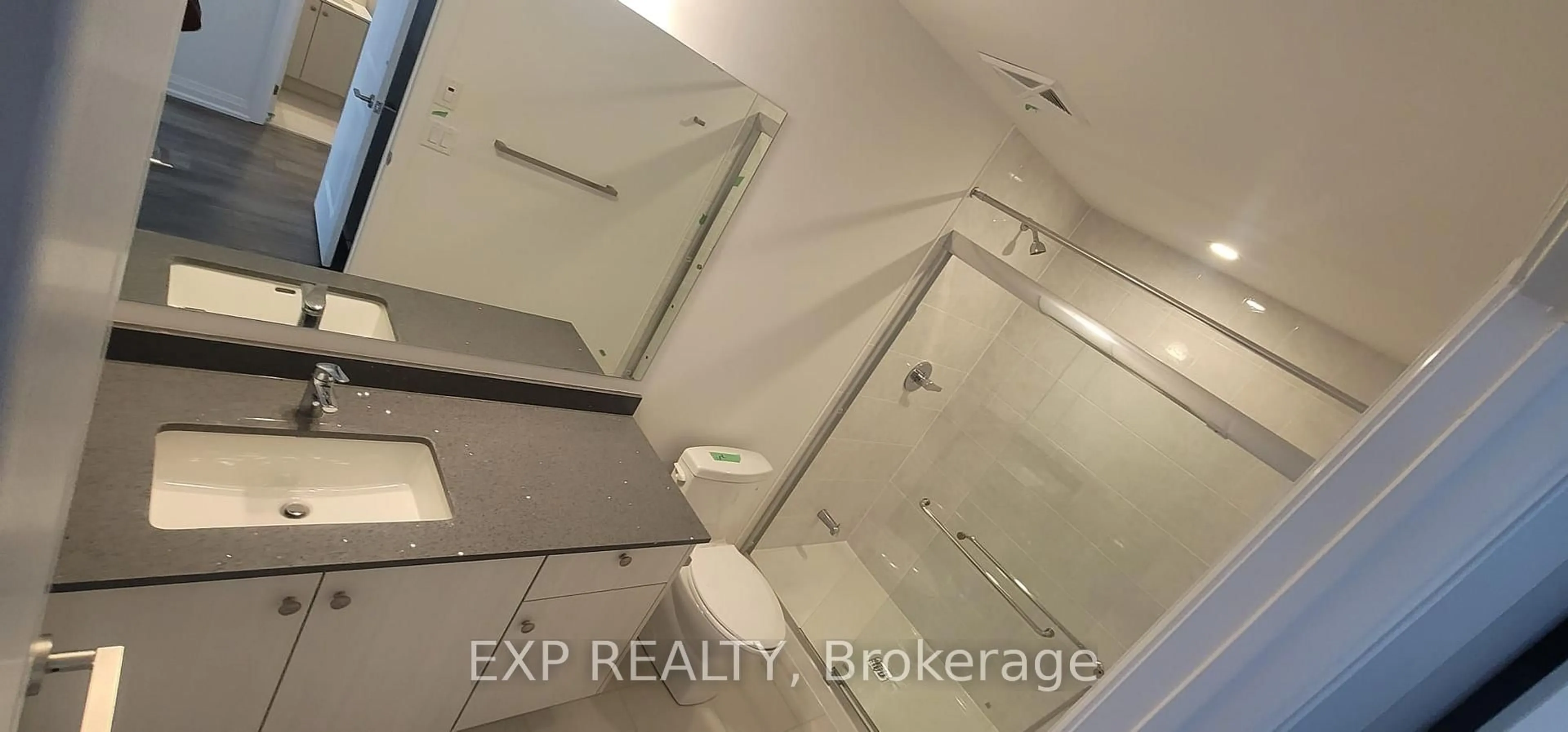 A pic of a room for 75 Attmar Dr #242, Brampton Ontario L6P 0Y6