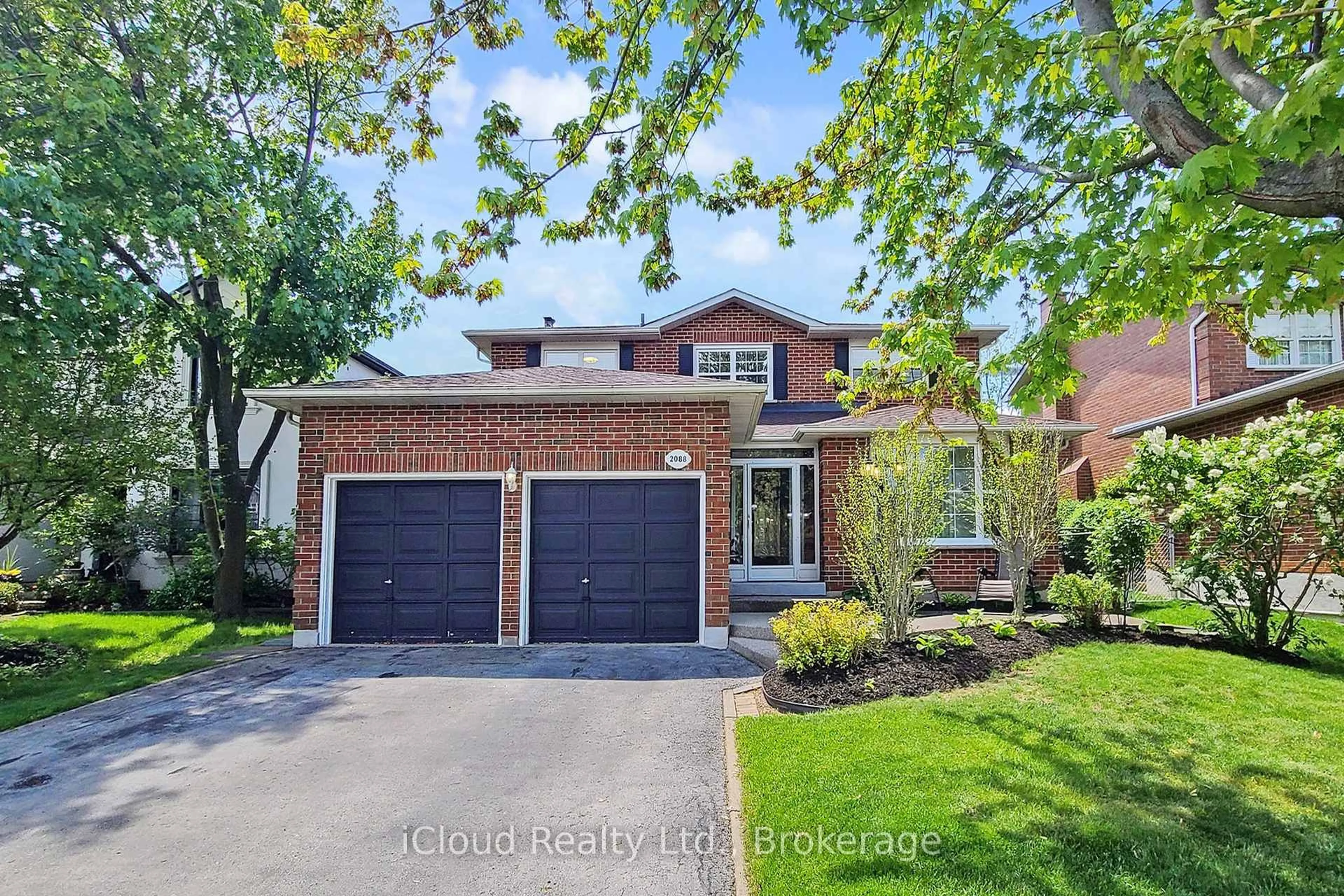 Home with brick exterior material, street for 2088 Madden Blvd, Oakville Ontario L6H 3L6