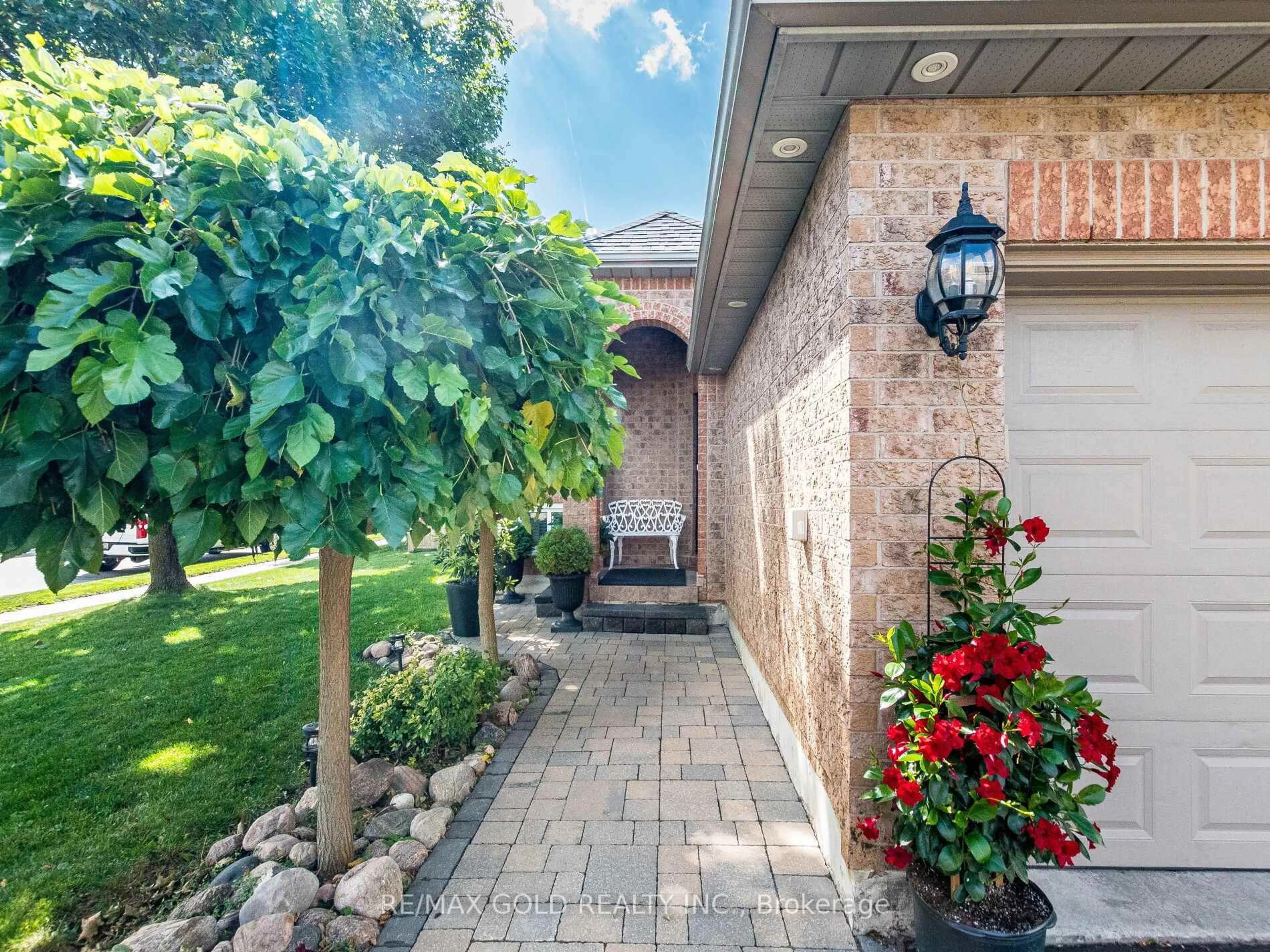 Unknown for 98 Springview Dr, Brampton Ontario L6X 4L1