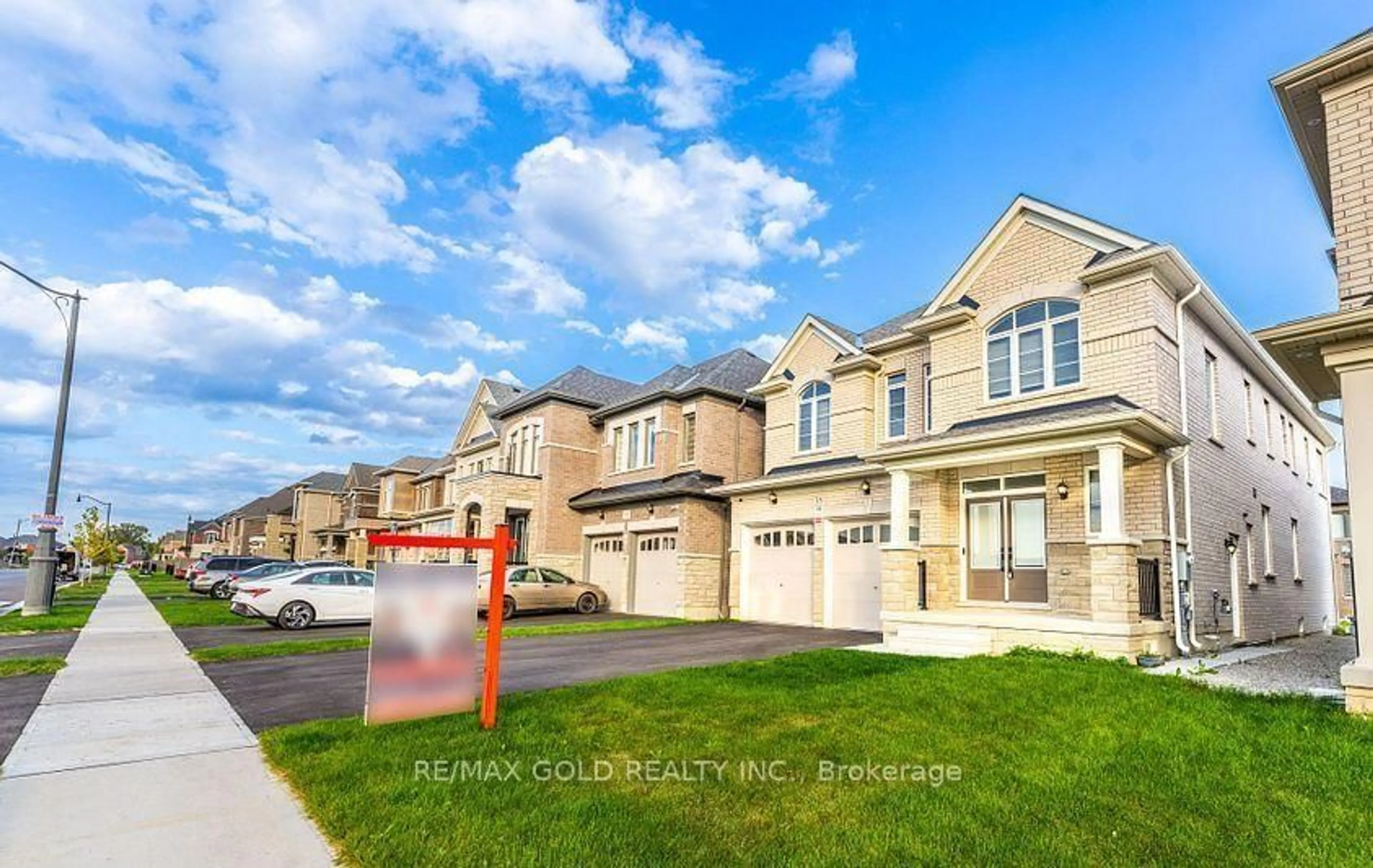 A pic from outside/outdoor area/front of a property/back of a property/a pic from drone, street for 35 Academy Dr, Brampton Ontario L6P 3C9