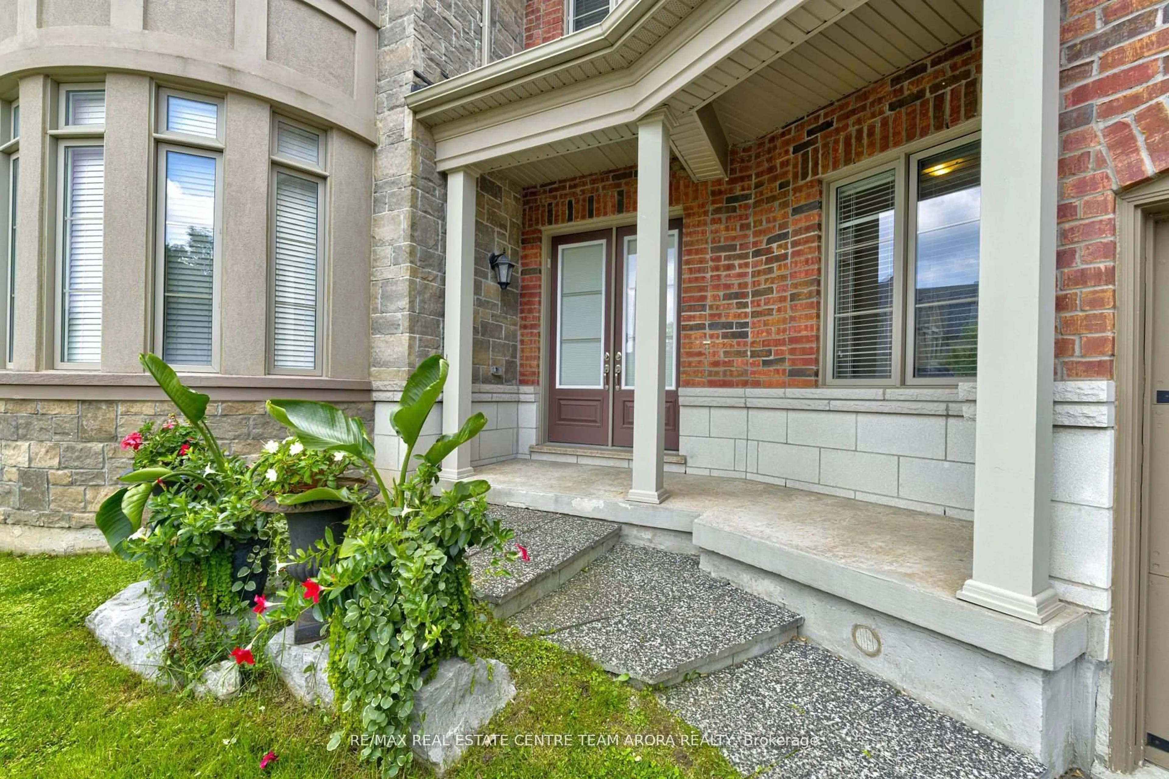 Unknown for 20 Hickory Ridge Crt, Brampton Ontario L6Y 3A7