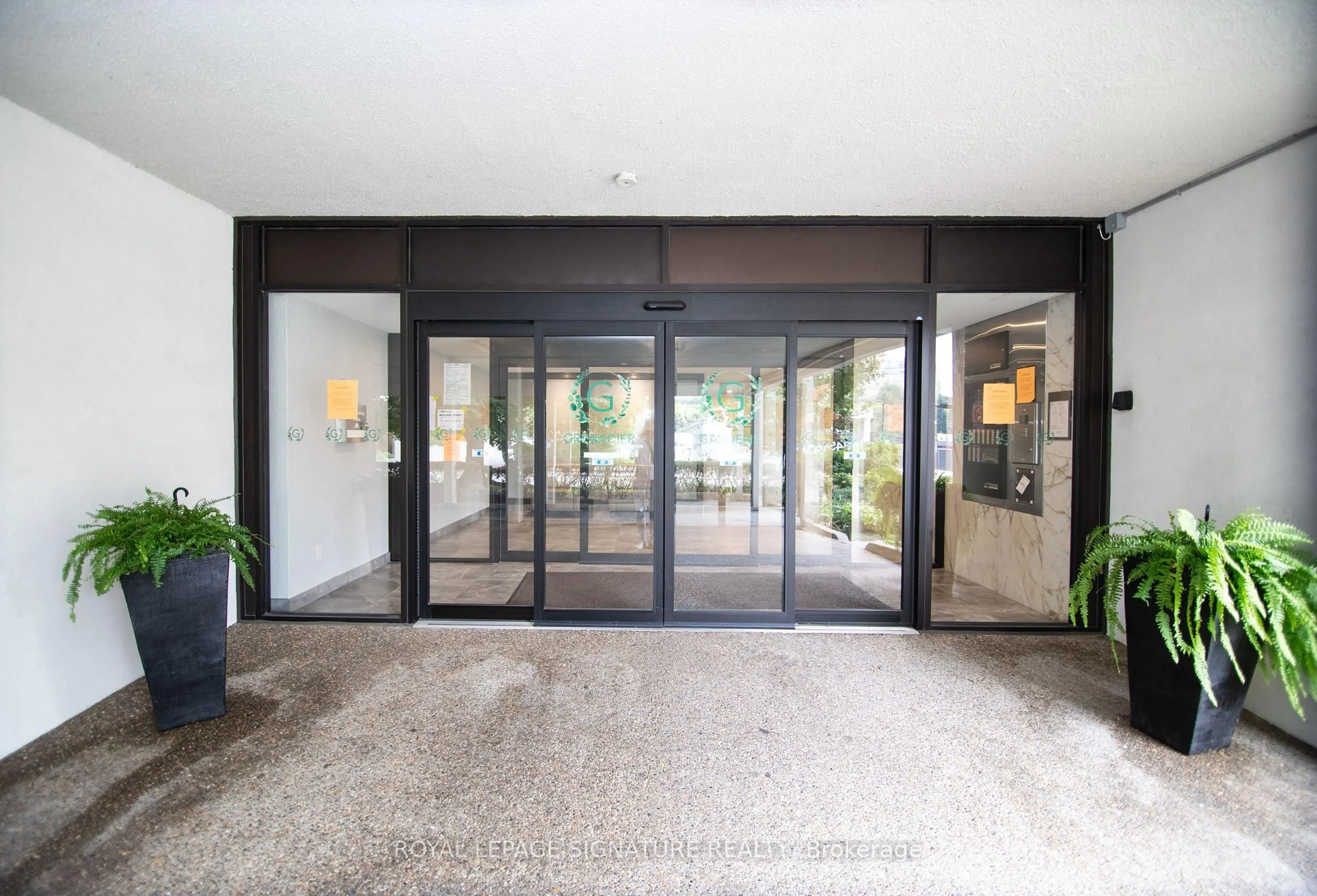 Indoor foyer for 45 Southport St #1611, Toronto Ontario M6S 3N5