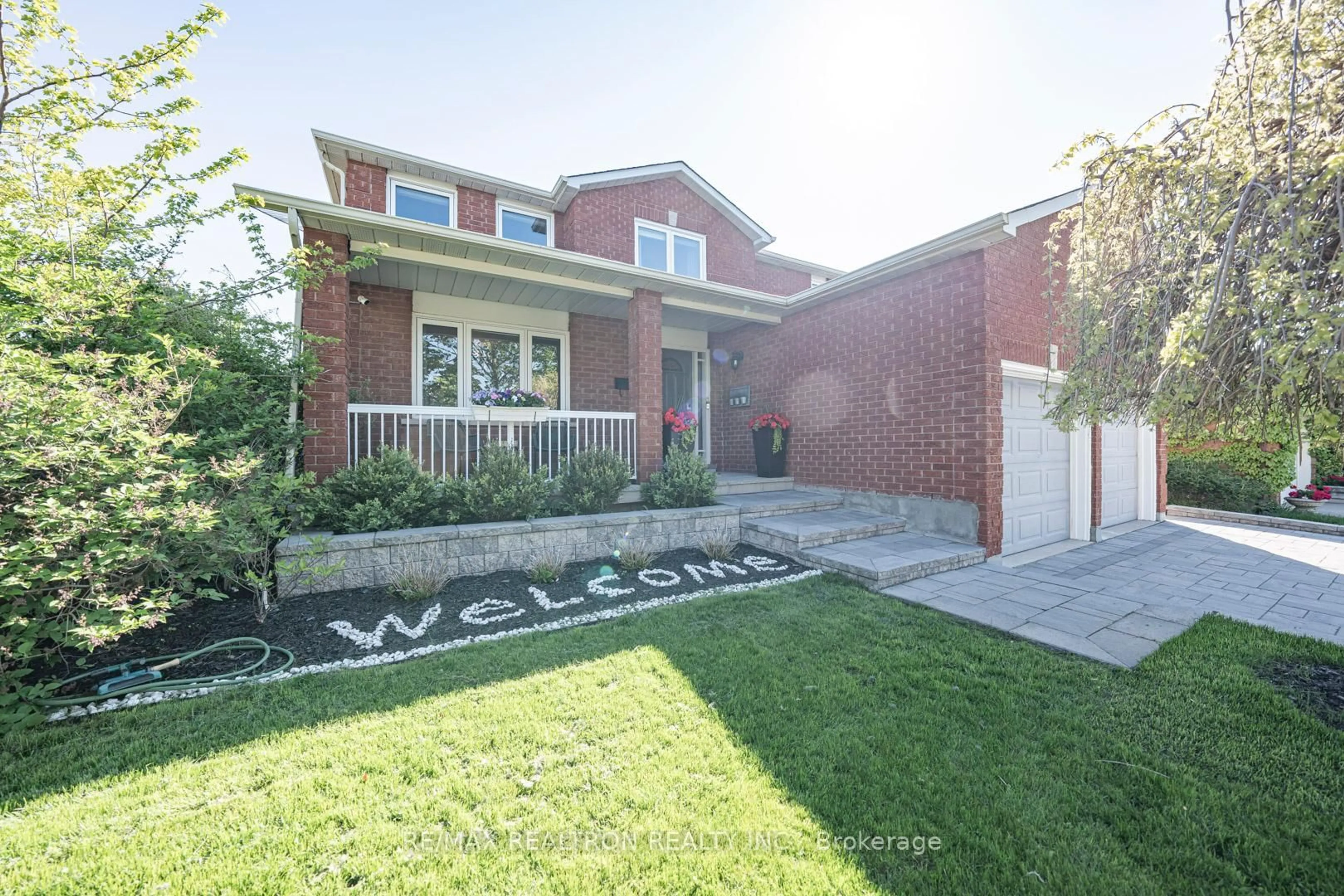 Home with brick exterior material, street for 221 Old Orchard Circ, Oakville Ontario L6H 4N6