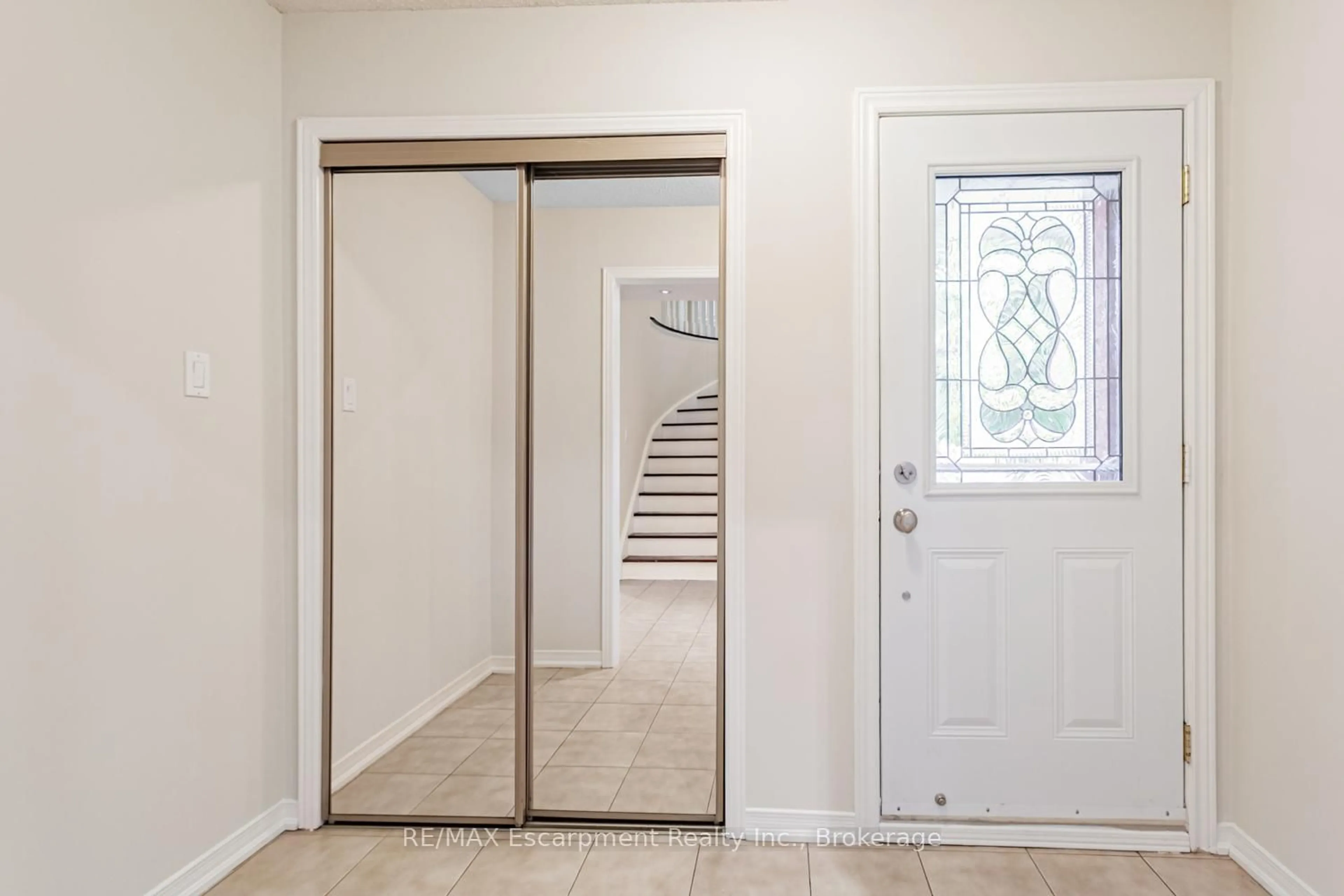 Indoor entryway for 46 Arborwood Dr, Toronto Ontario M9W 6W3