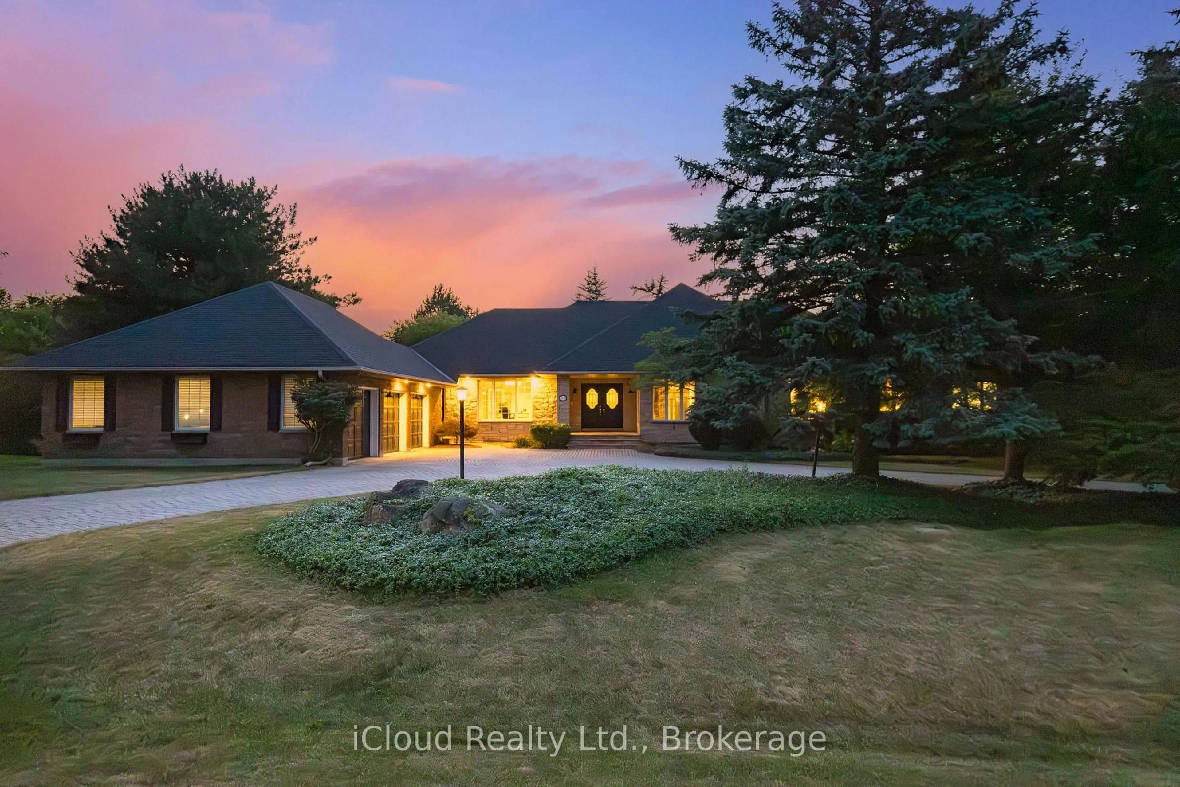 A pic from outside/outdoor area/front of a property/back of a property/a pic from drone, unknown for 163 Wheelihan Way, Milton Ontario L0P 0A1