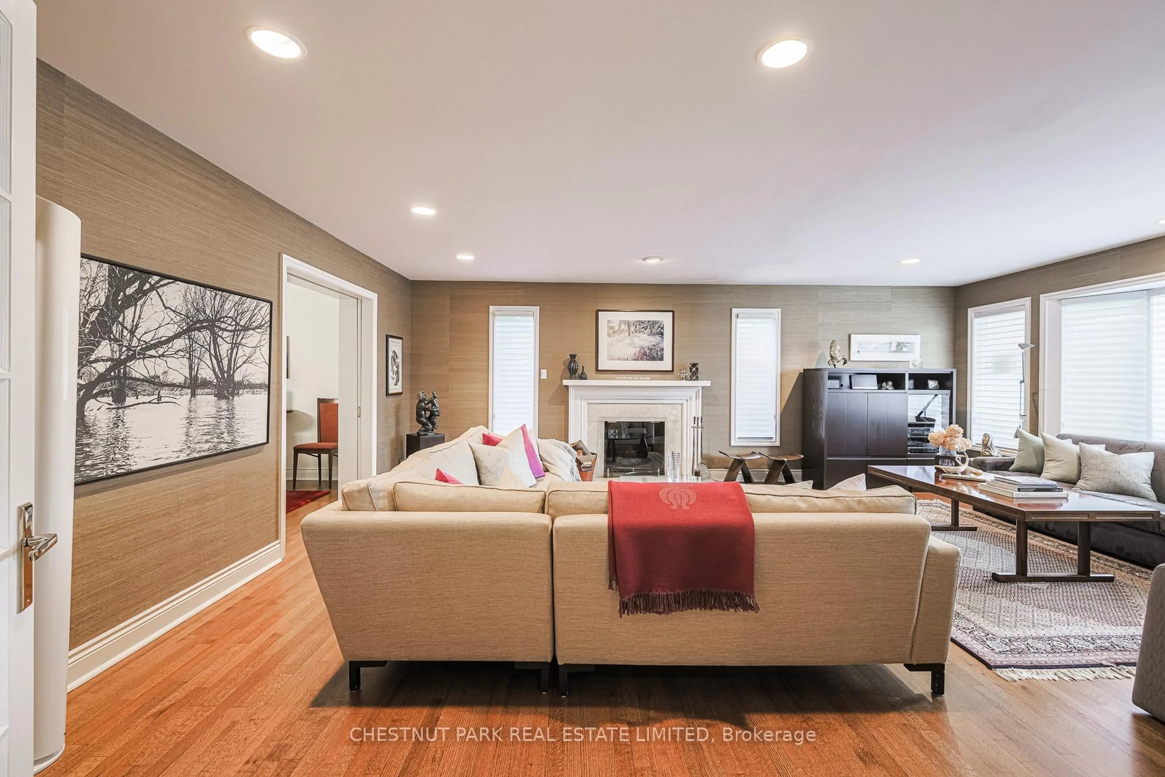 Living room with furniture, unknown for 4 Cheltenham Crt, Brampton Ontario L6W 1J3