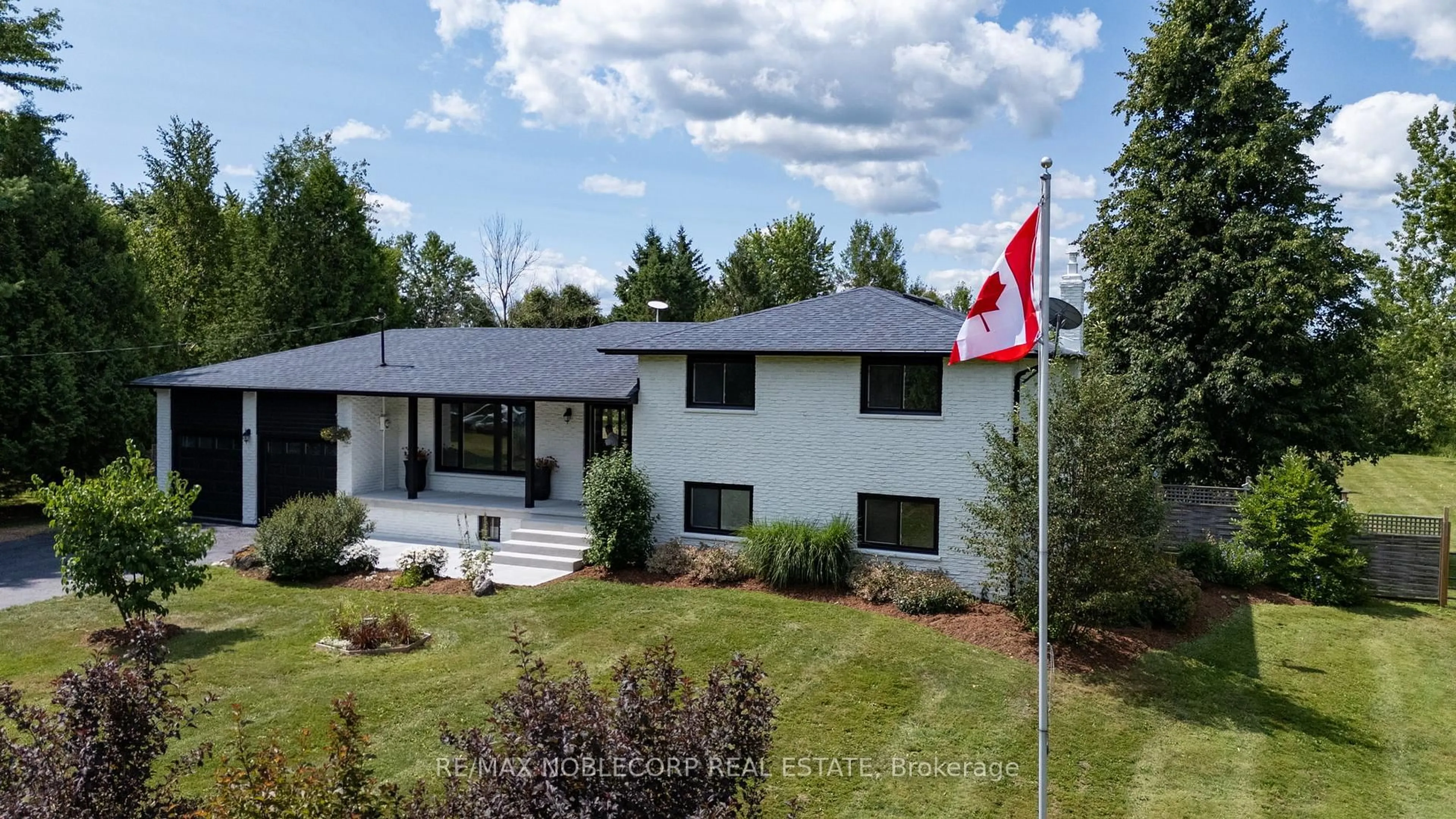 A pic from outside/outdoor area/front of a property/back of a property/a pic from drone, mountain view for 19132 St Andrews Rd, Caledon Ontario L7K 2C7