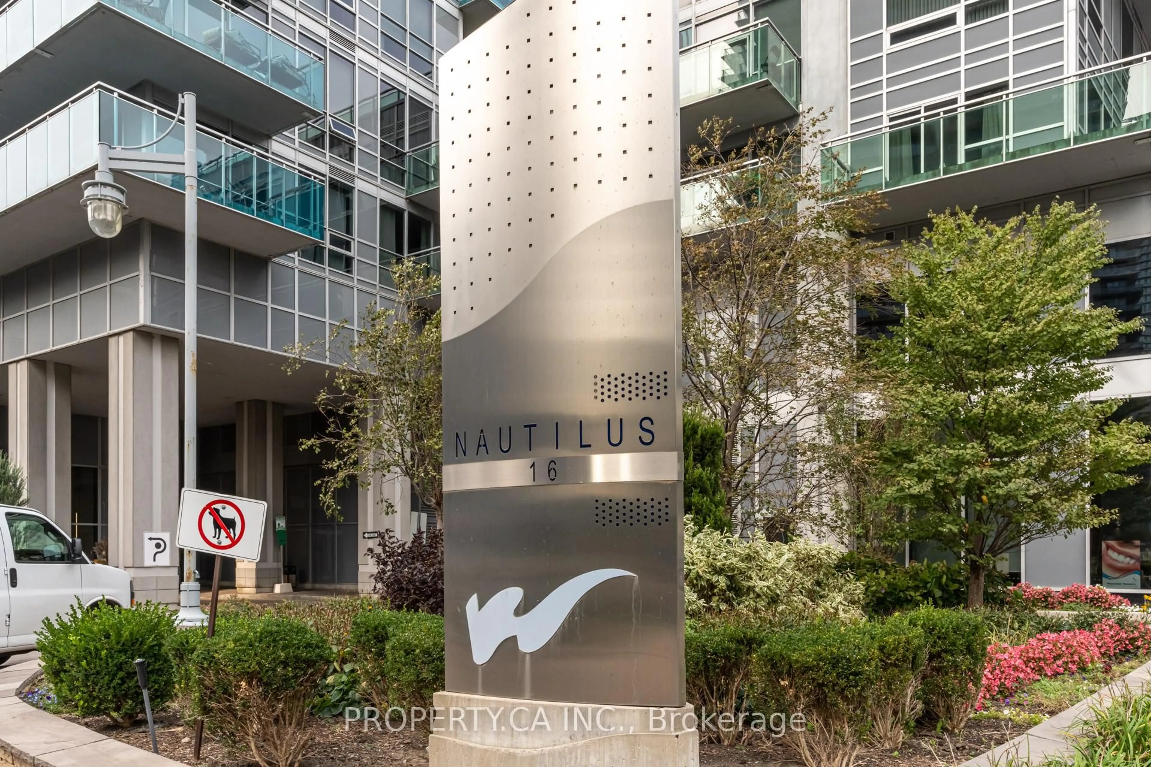 Indoor foyer for 16 Brookers Lane #406, Toronto Ontario M8V 0A5