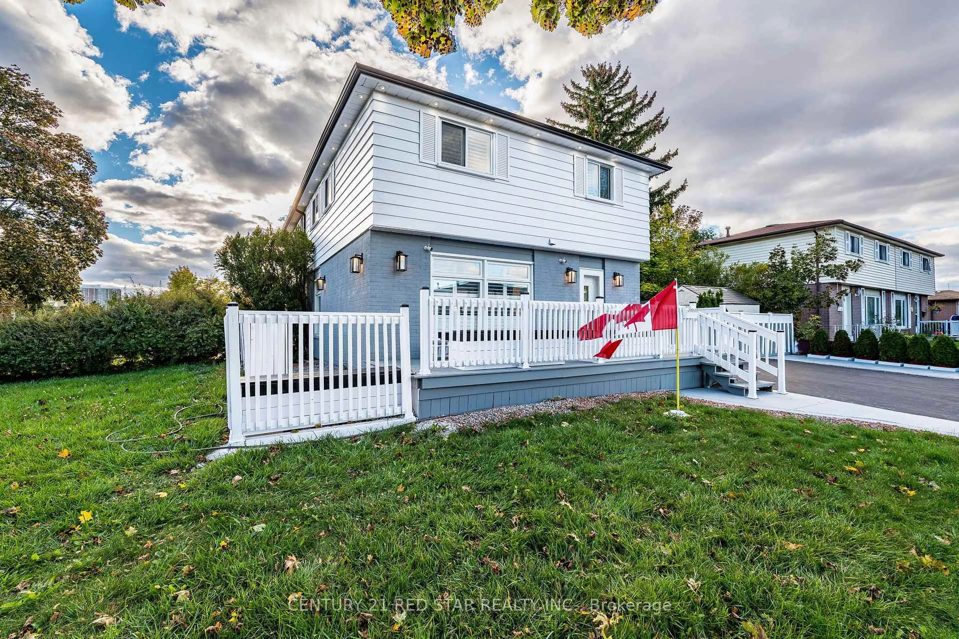 Home with vinyl exterior material, street for 3 Flamingo Cres, Brampton Ontario L6T 2G4