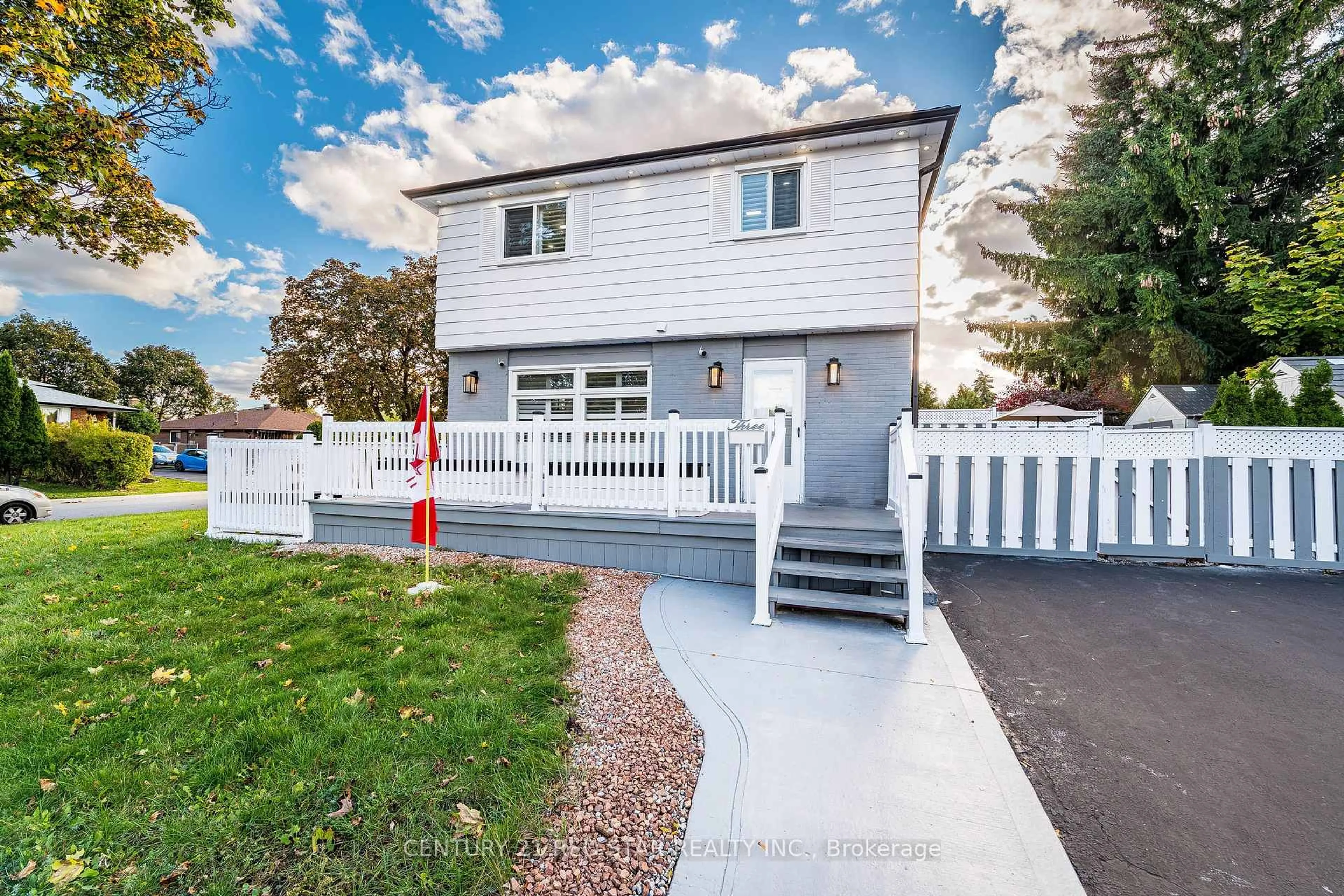 Home with vinyl exterior material, street for 3 Flamingo Cres, Brampton Ontario L6T 2G4