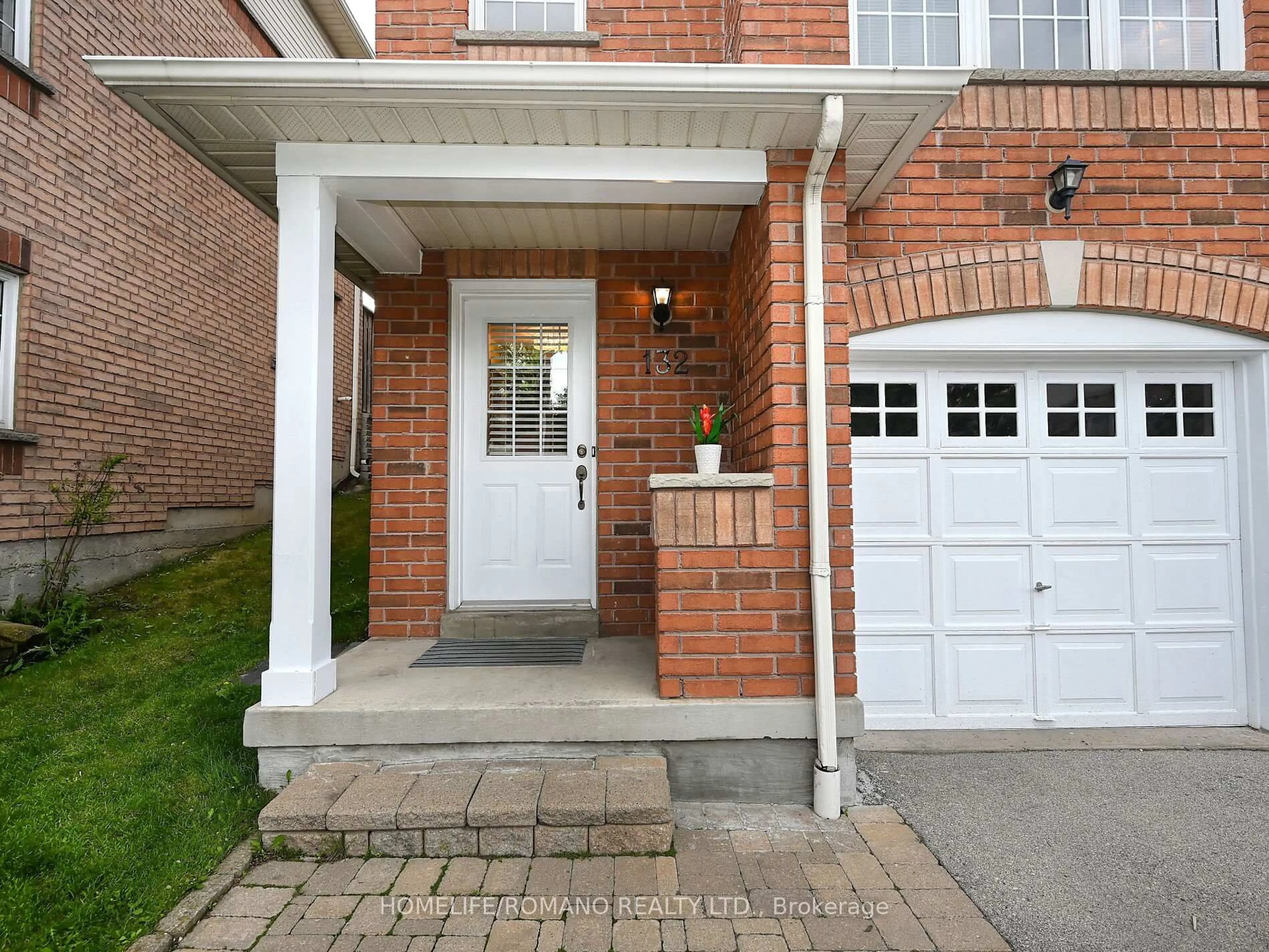Home with brick exterior material, street for 3030 Breakwater Crt #132, Mississauga Ontario L5B 4N5