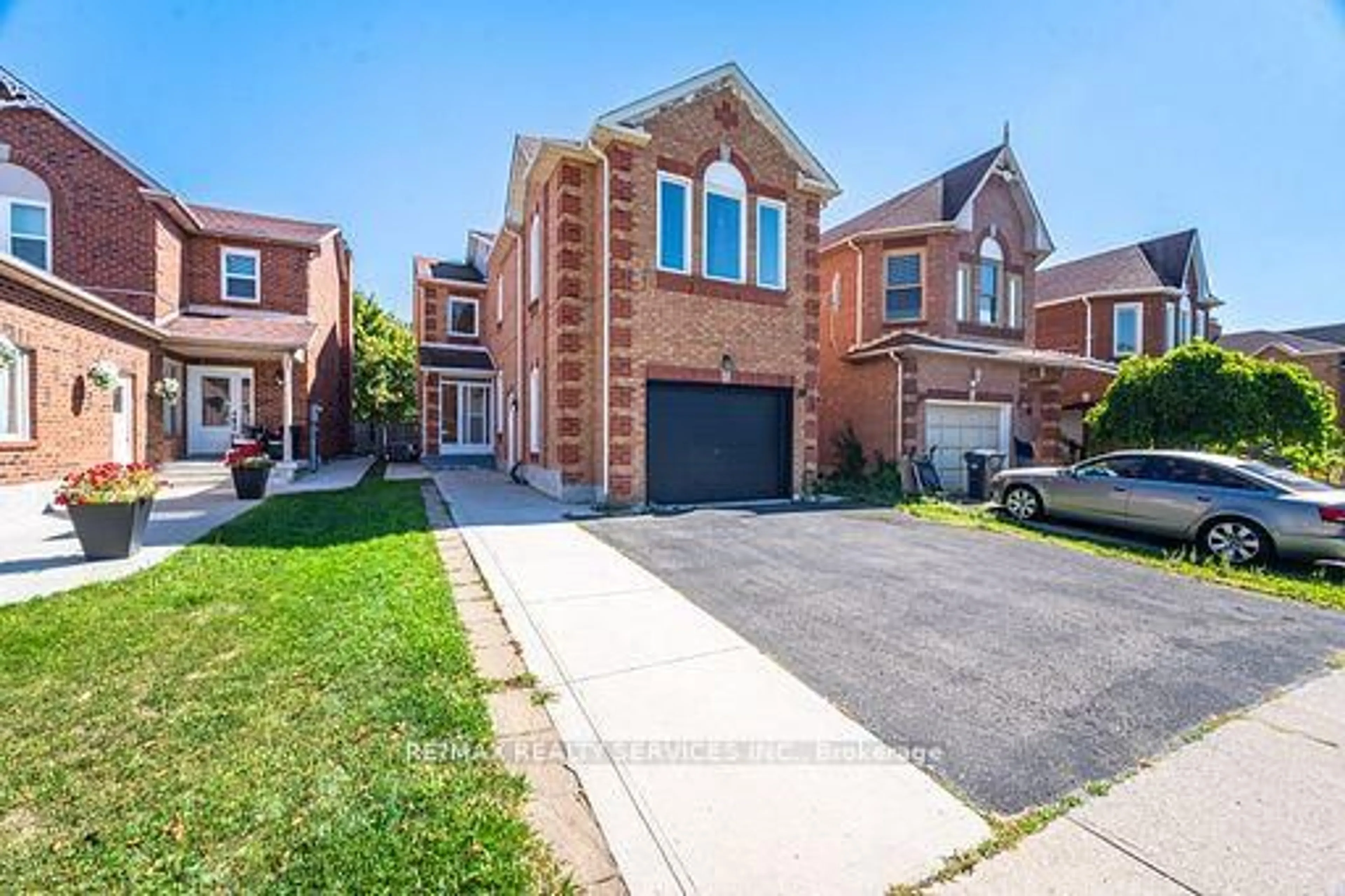 Home with brick exterior material, street for 120 Leeward Dr, Brampton Ontario L6S 5V9