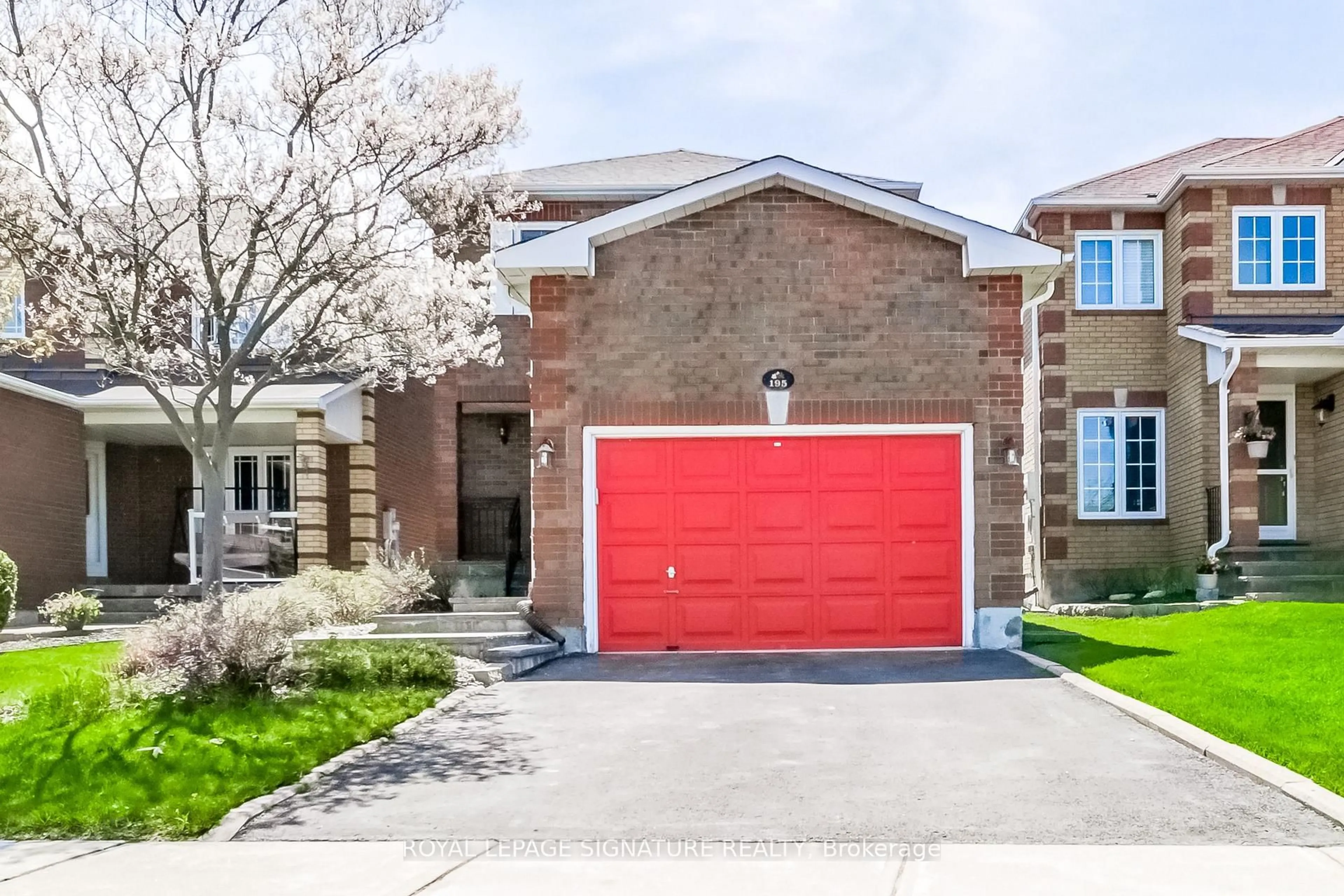 Home with brick exterior material, street for 195 Howard Cres, Orangeville Ontario L9W 4W5
