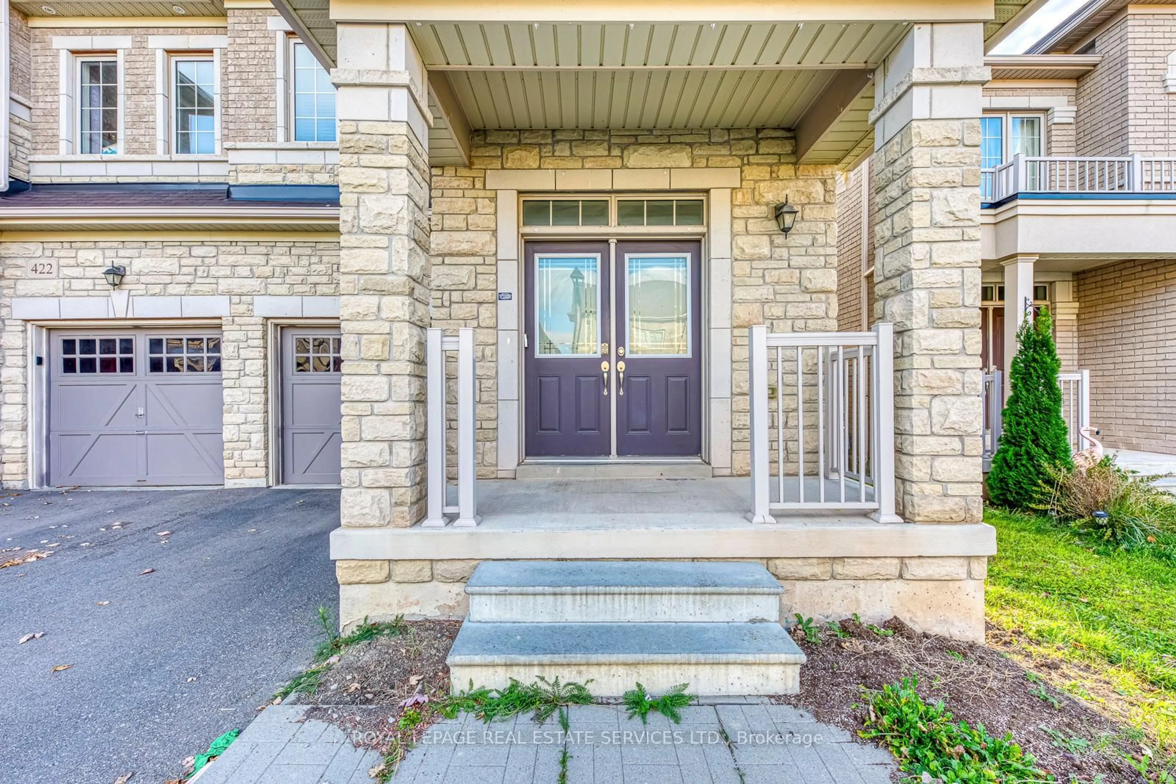 Indoor entryway for 420 George Ryan Ave, Oakville Ontario L6H 0S2