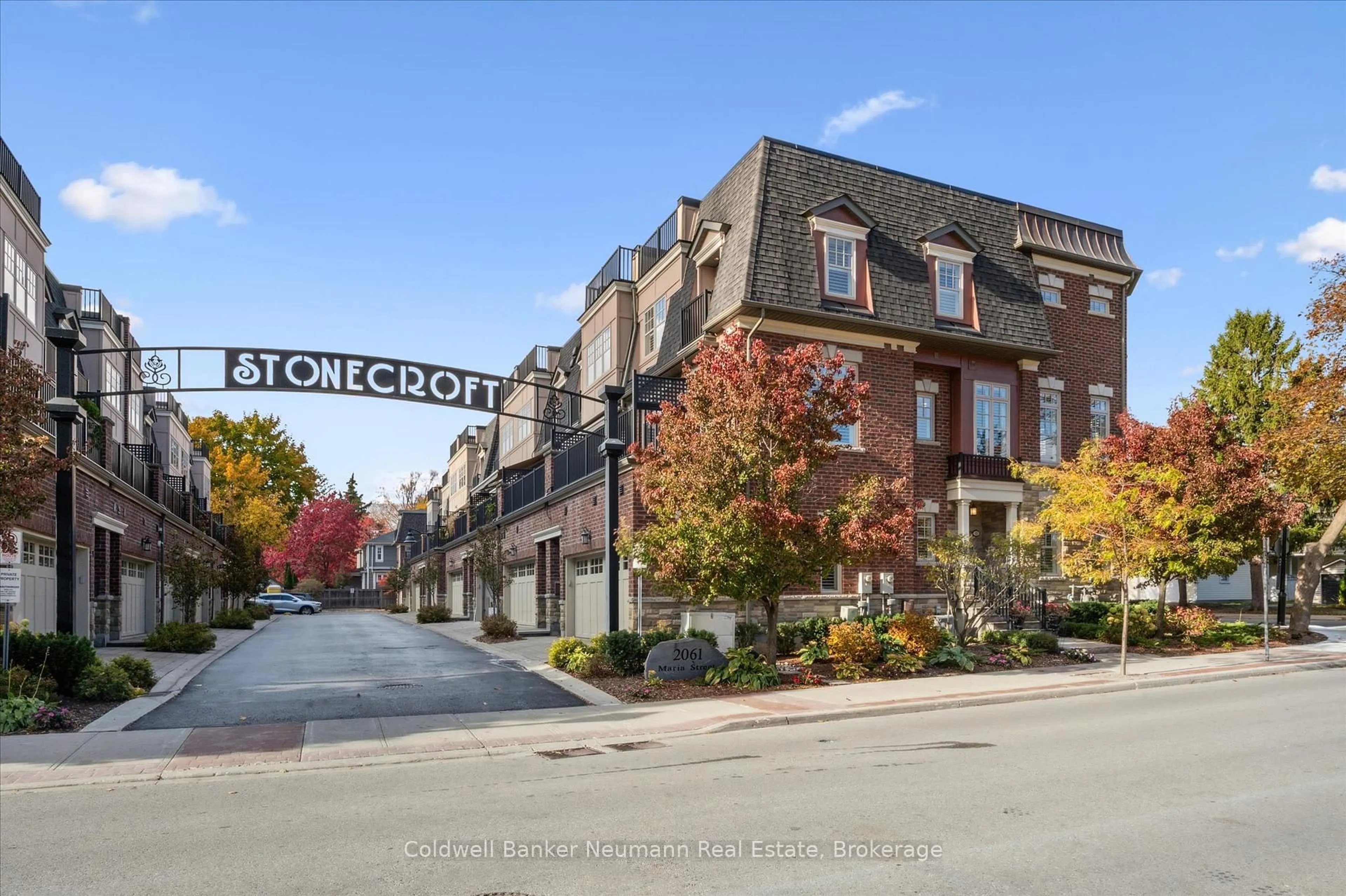 Patio, street for 2061 Maria St #10, Burlington Ontario L7R 0B5