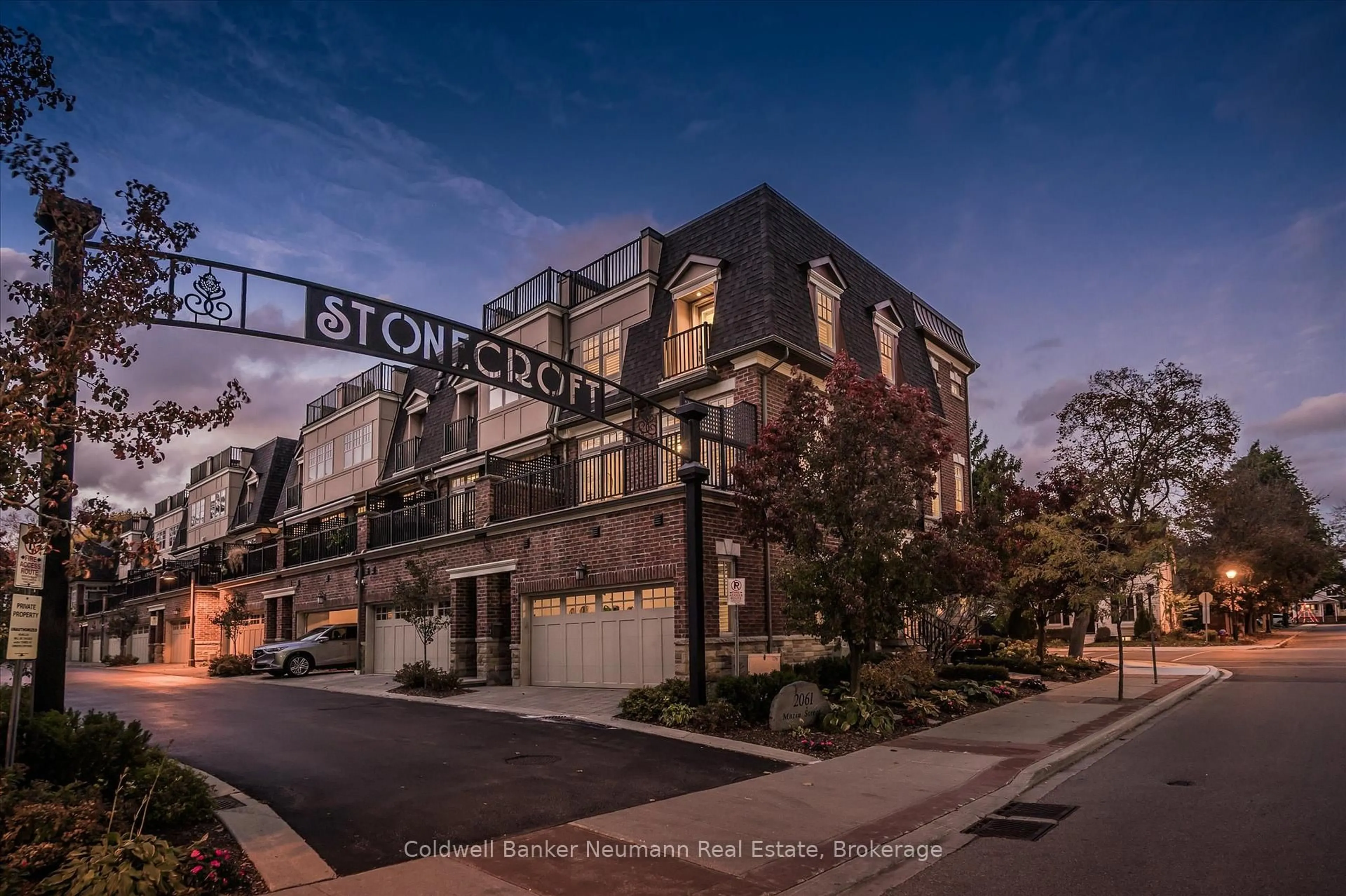 Patio, street for 2061 Maria St #10, Burlington Ontario L7R 0B5