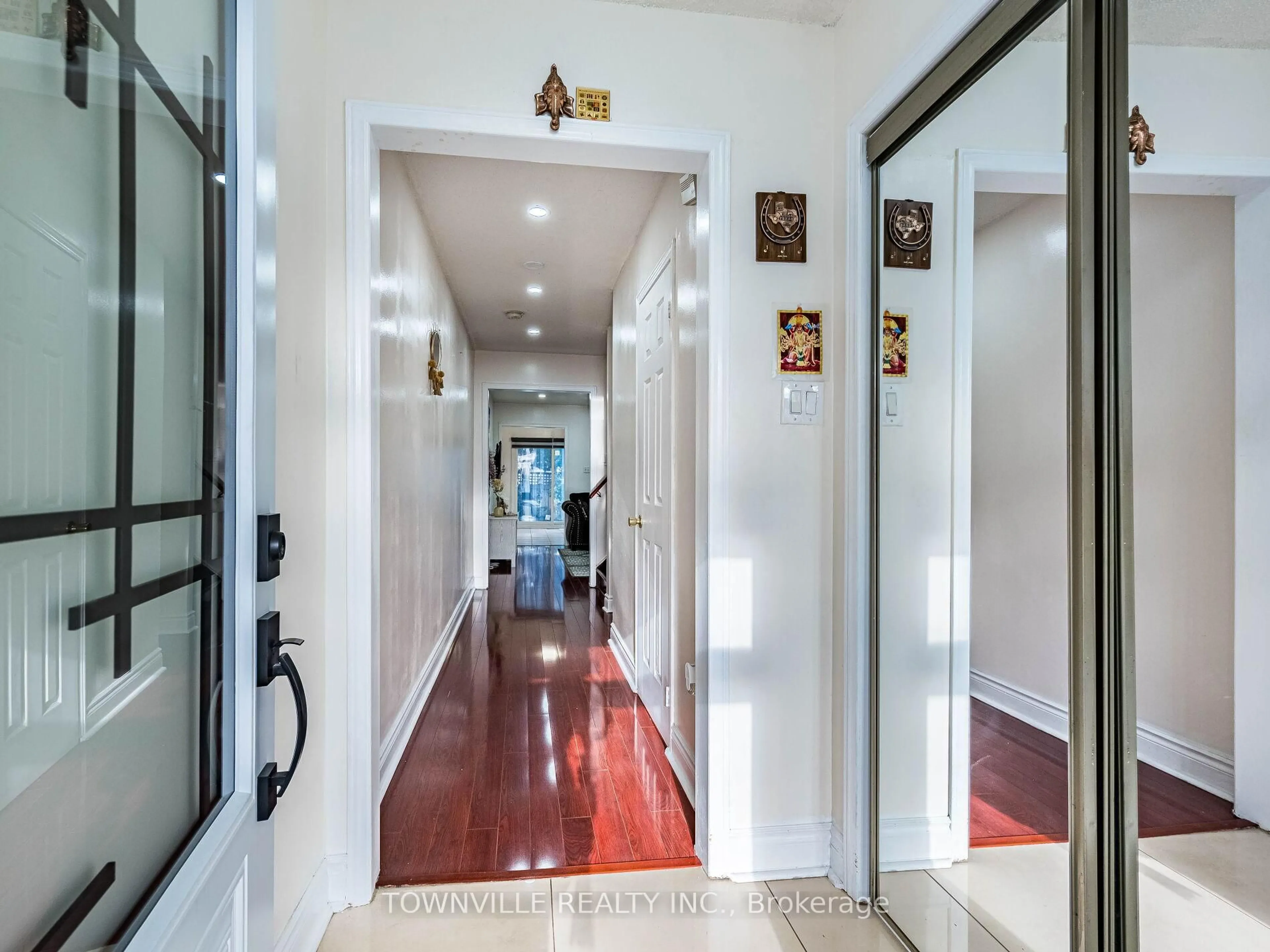 Indoor foyer for 63 Ural Circ, Brampton Ontario L6R 1H2