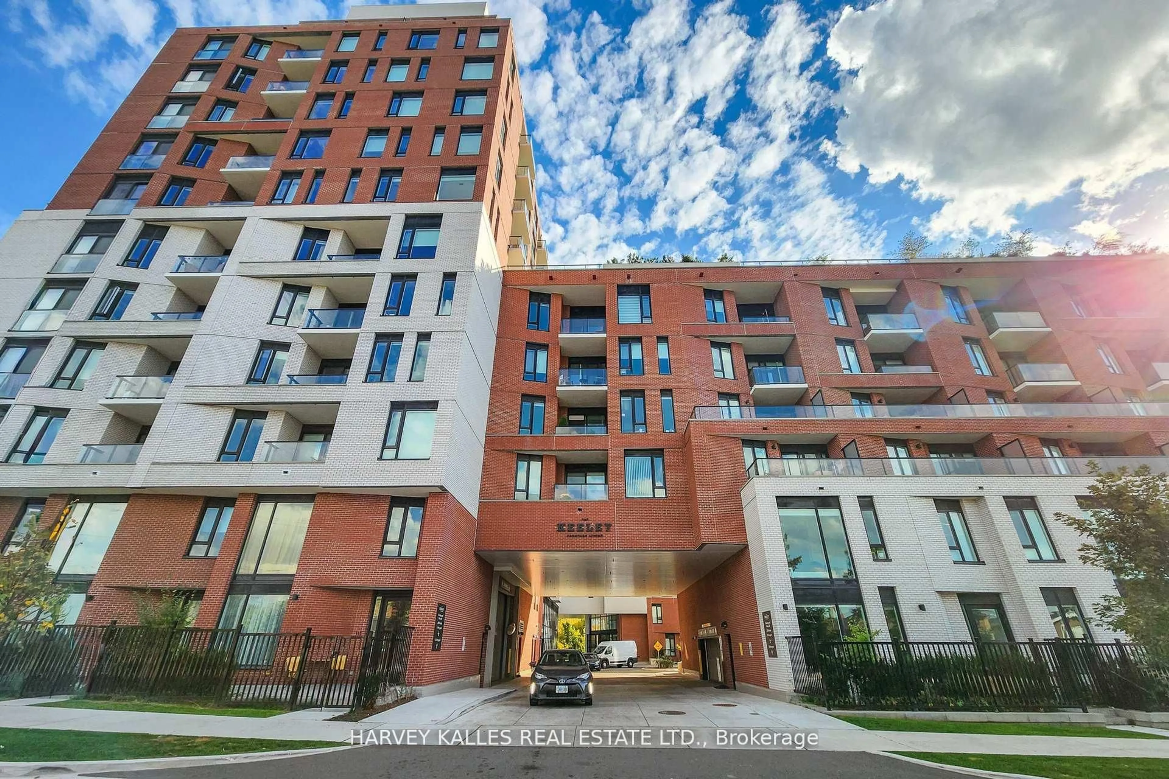 Patio, building for 3100 Keele St #703, Toronto Ontario M3M 0E1