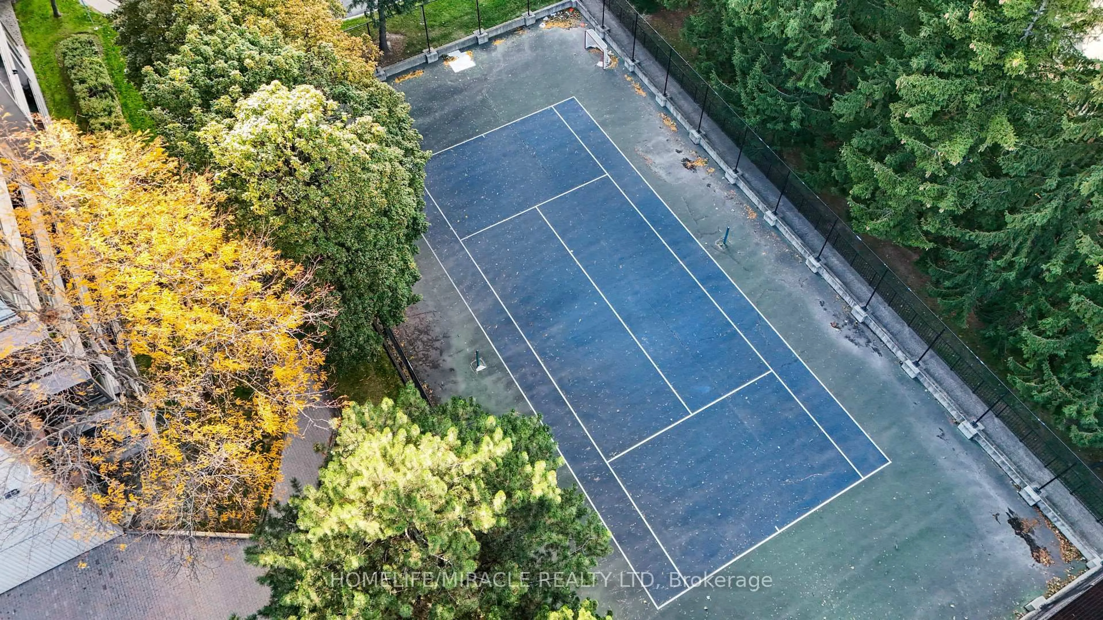 A pic from outside/outdoor area/front of a property/back of a property/a pic from drone, unknown for 5 Lisa St #1404, Brampton Ontario L6T 4T4