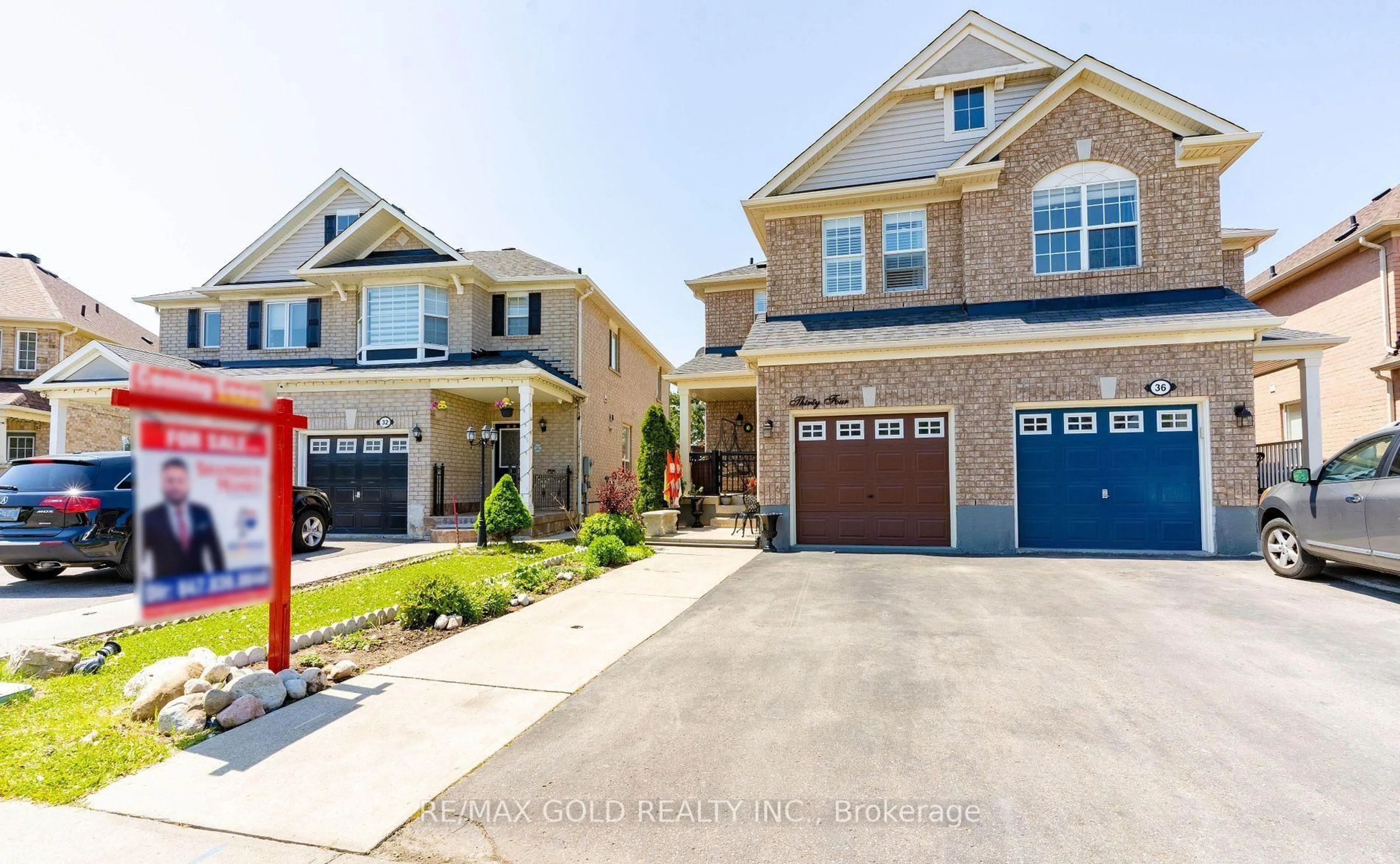Home with brick exterior material, street for 34 Jingle Cres, Brampton Ontario L6S 0B2