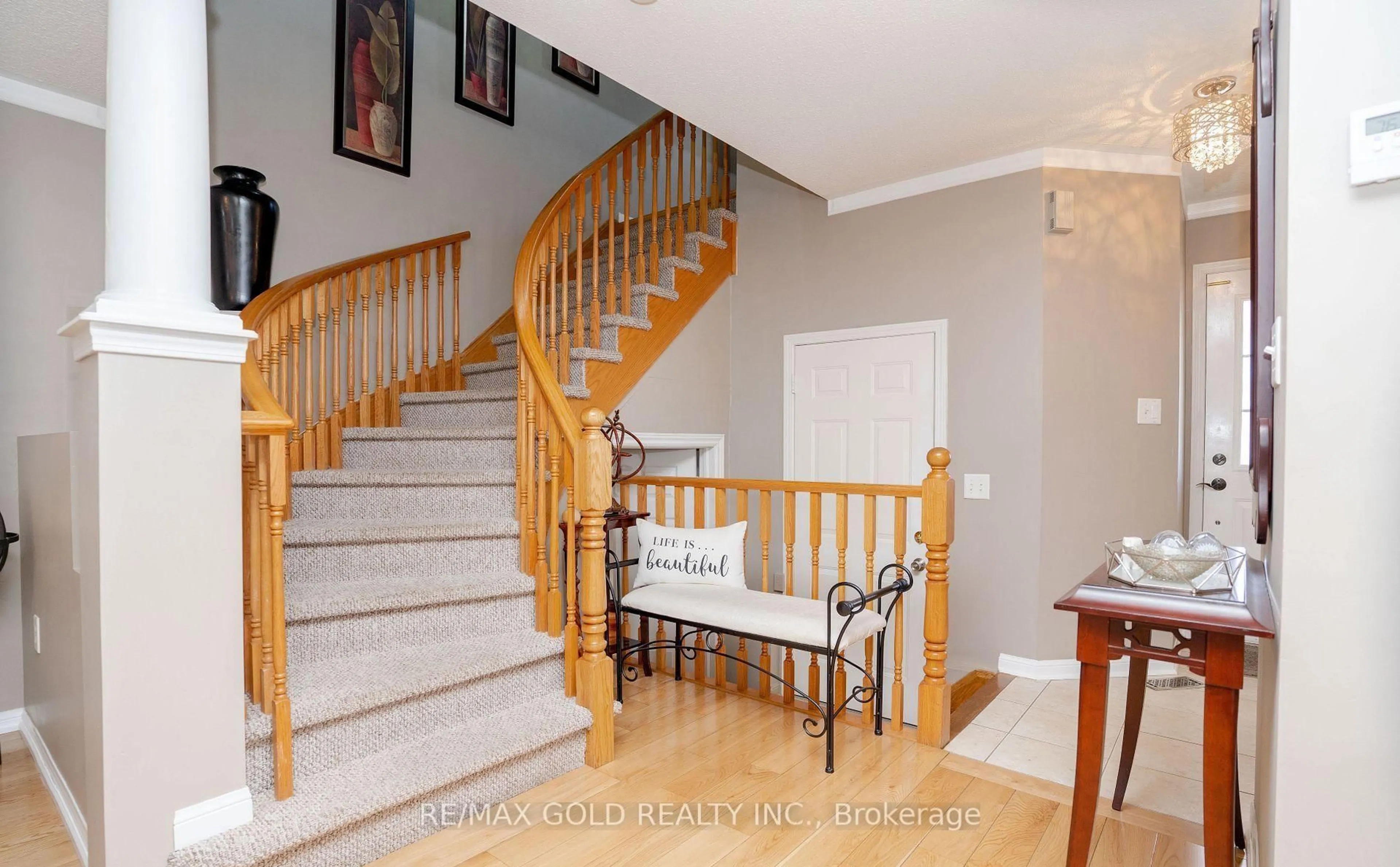 Unknown for 34 Jingle Cres, Brampton Ontario L6S 0B2