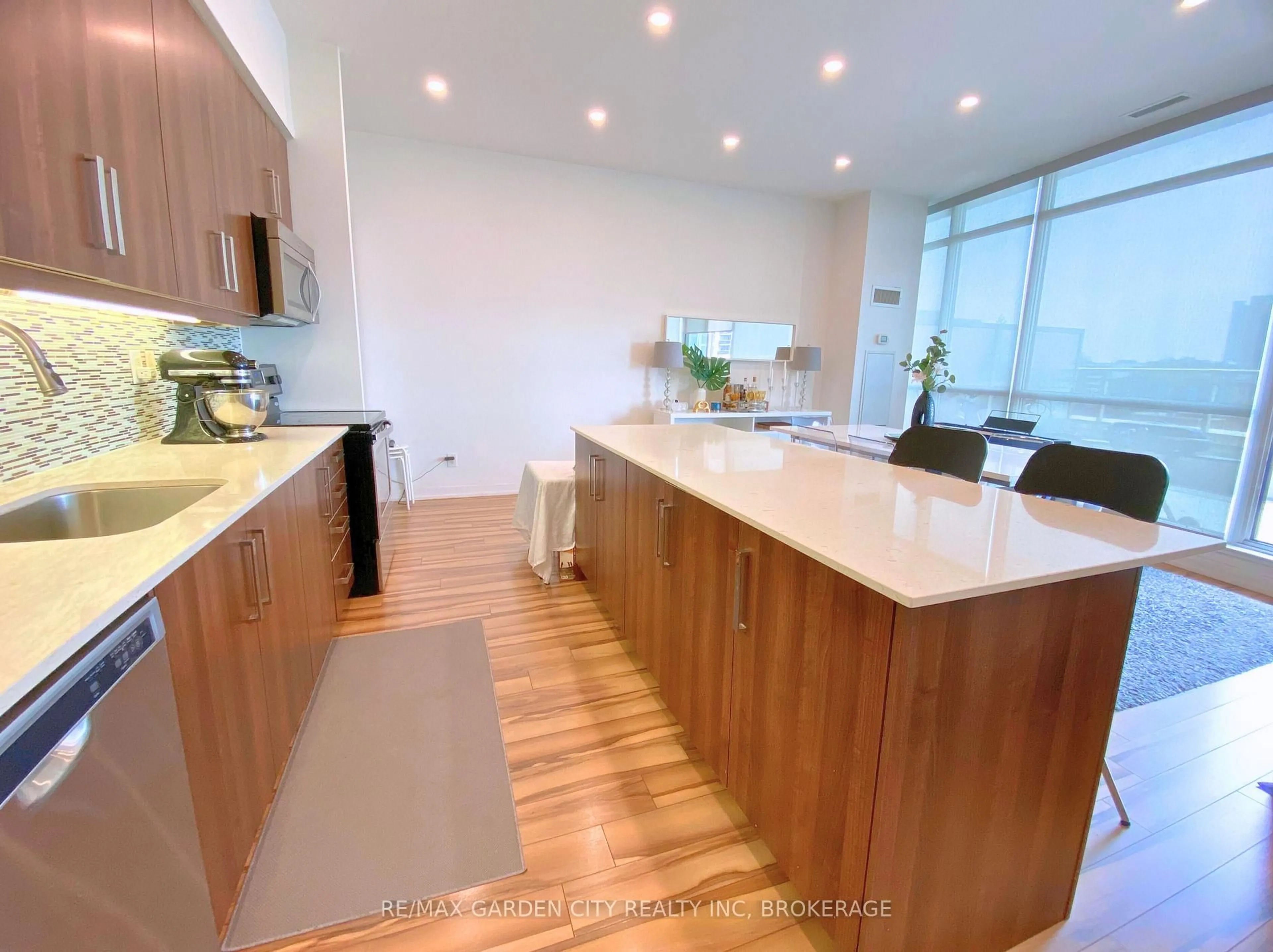Contemporary kitchen, wood/laminate floor for 5101 Dundas St #1402/PH2, Toronto Ontario M9A 5G8
