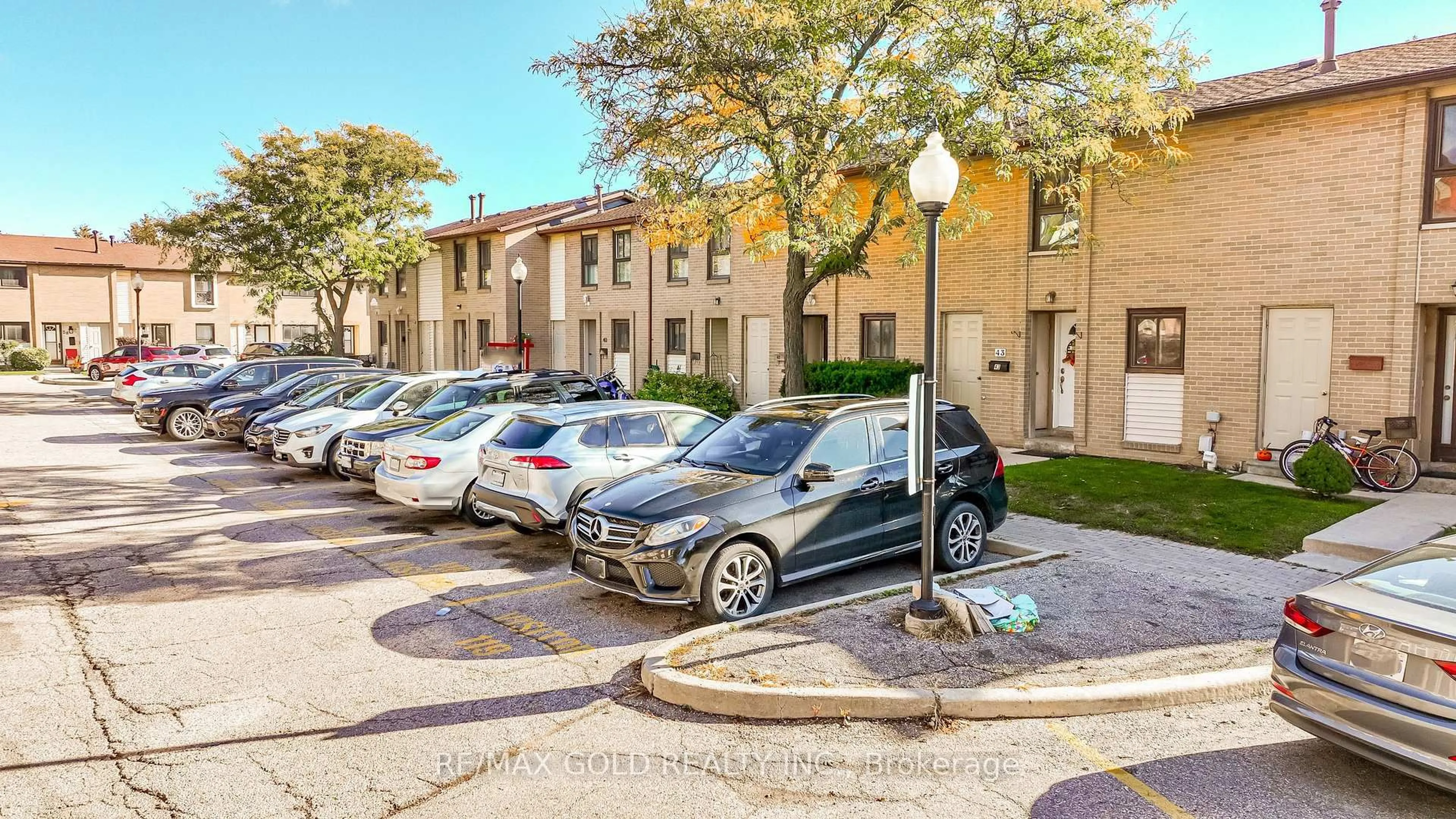 A pic from outside/outdoor area/front of a property/back of a property/a pic from drone, street for 46 Dearbourne Blvd #41, Brampton Ontario L6T 1J7