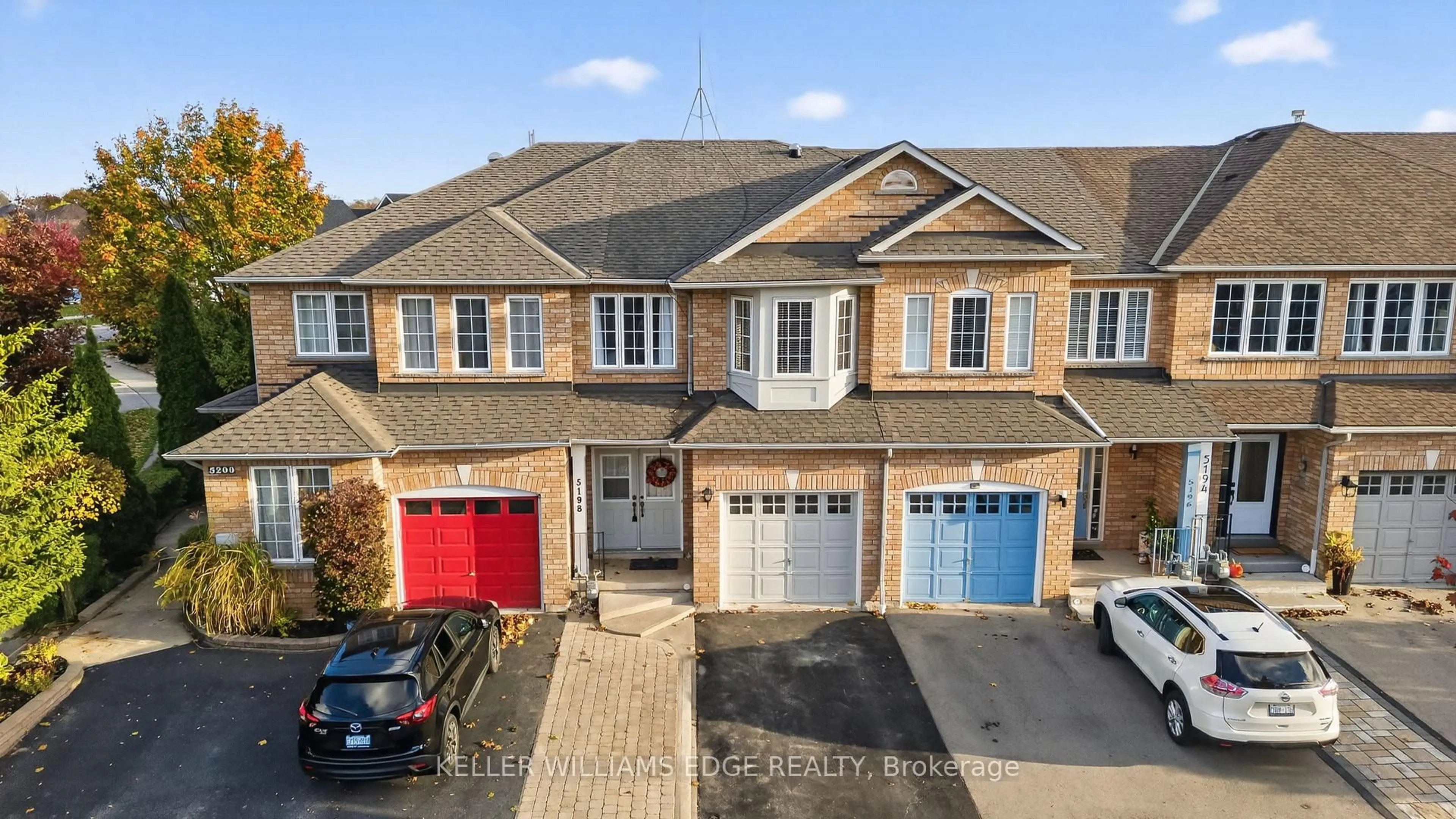 A pic from outside/outdoor area/front of a property/back of a property/a pic from drone, street for 5198 Porter St, Burlington Ontario L7L 6R2