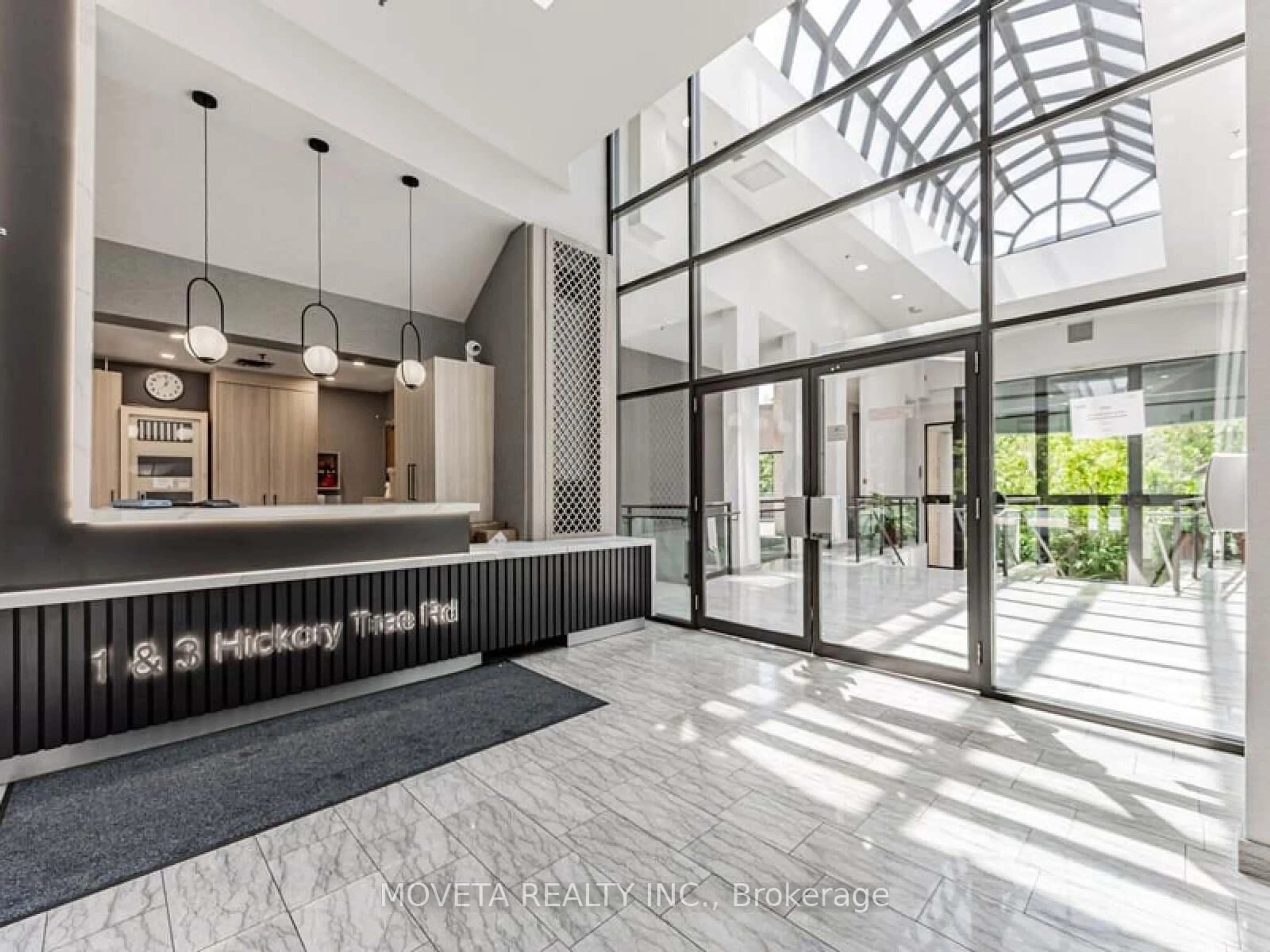 Indoor foyer for 3 Hickory Tree Rd #1401, Toronto Ontario M9N 3W5