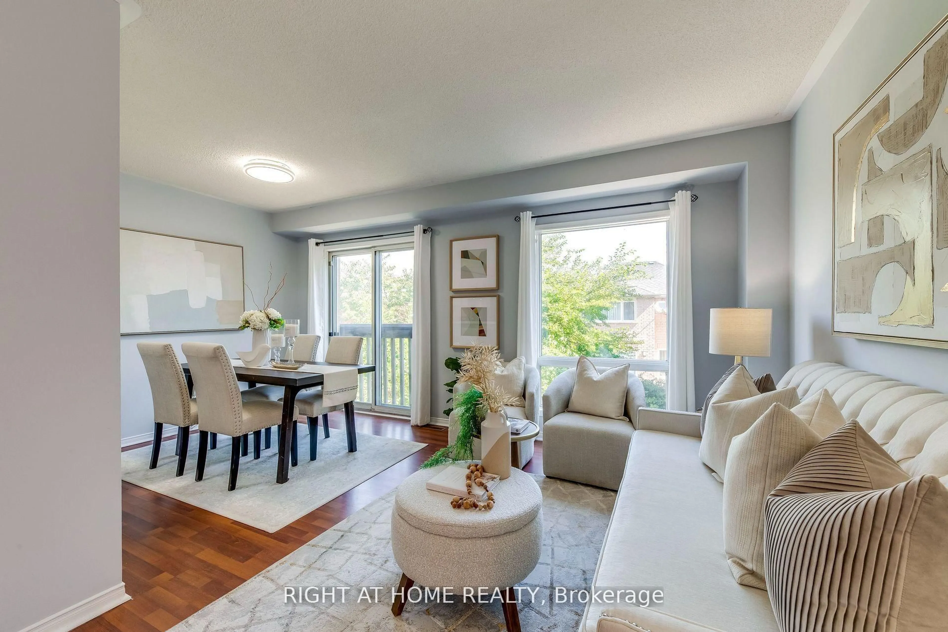 Living room with furniture, unknown for 2945 Thomas St #104, Mississauga Ontario L5M 6C1