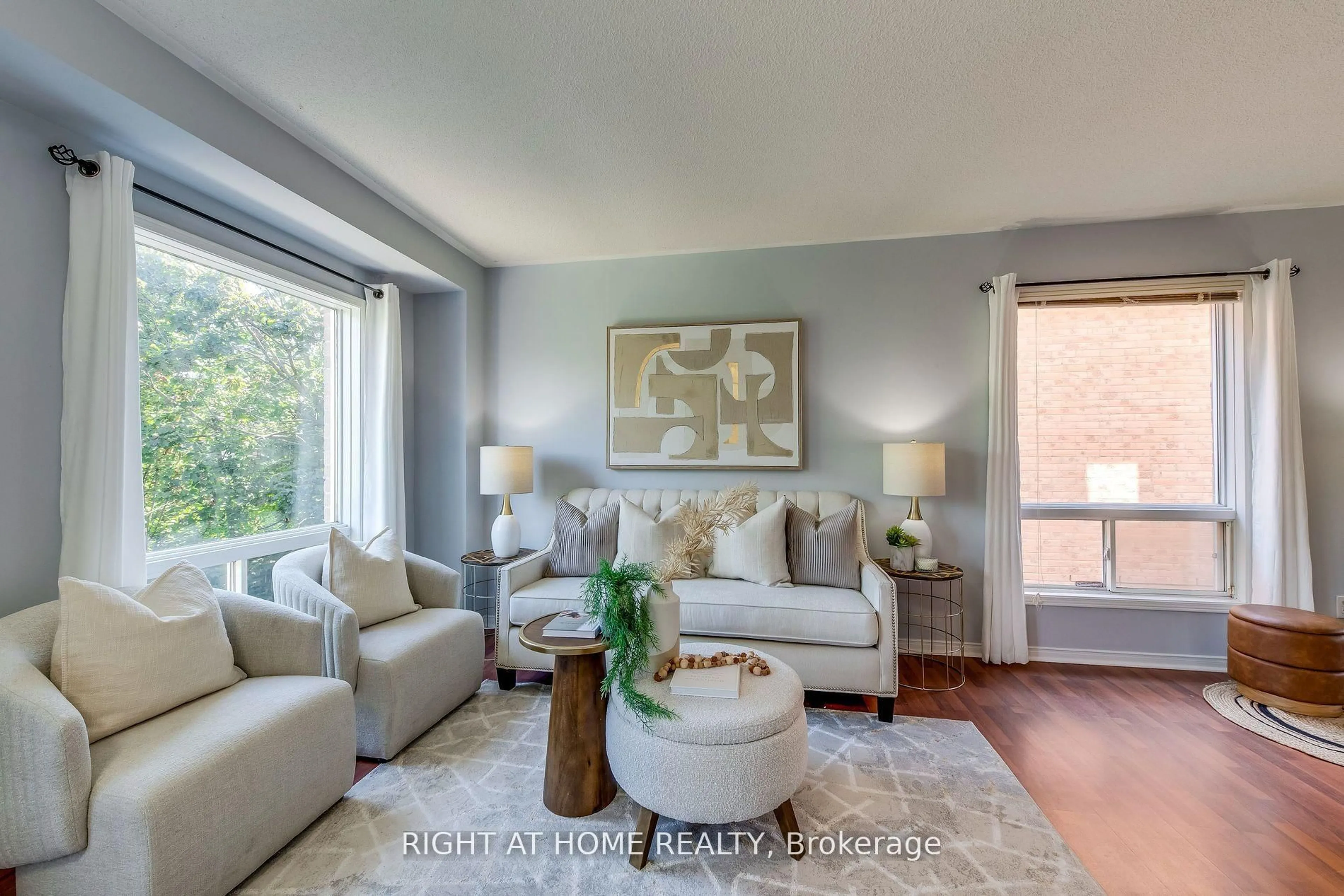 Living room with furniture, unknown for 2945 Thomas St #104, Mississauga Ontario L5M 6C1