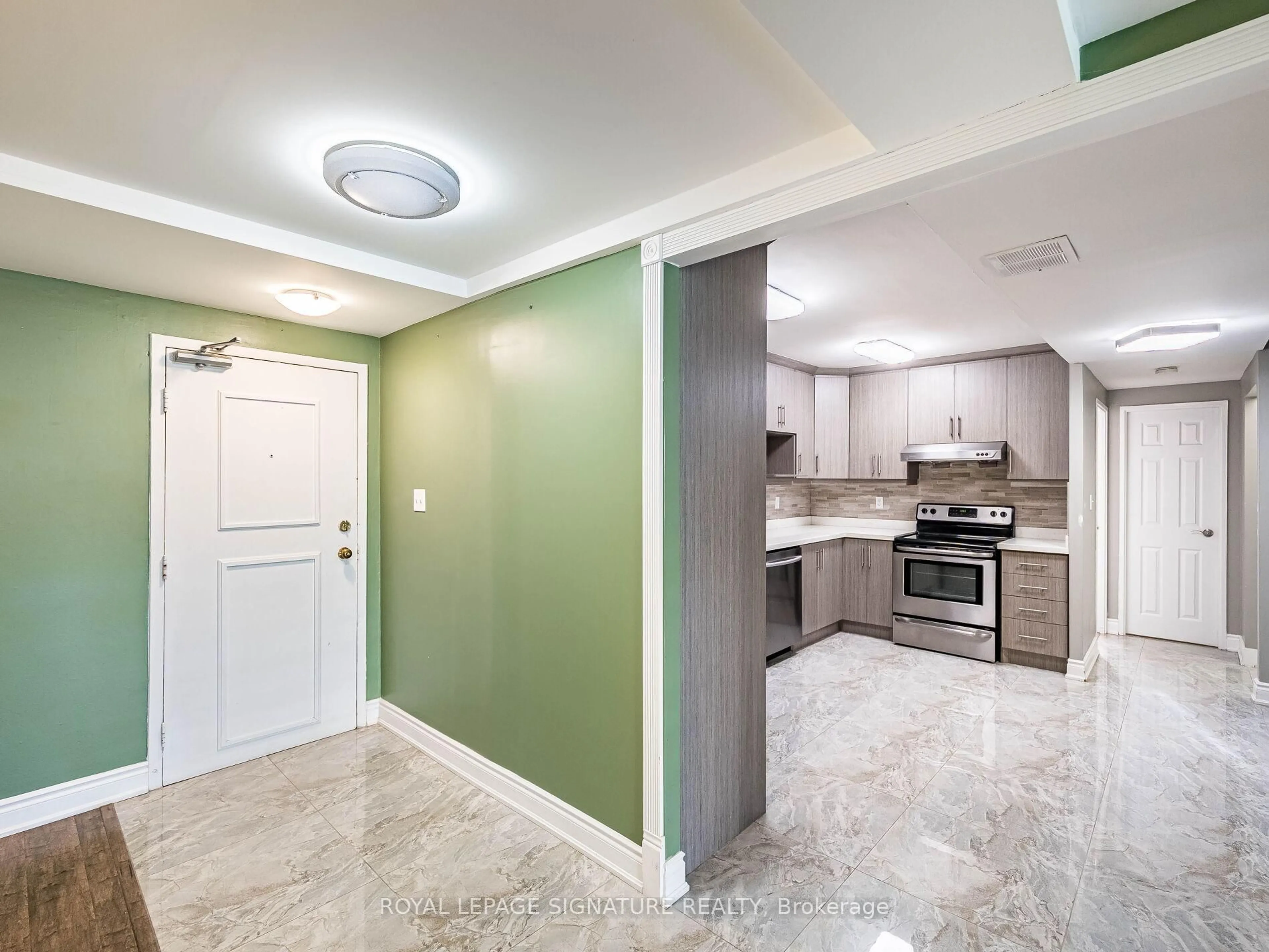 Unknown for 370 Dixon Rd #113, Toronto Ontario M9R 1T2