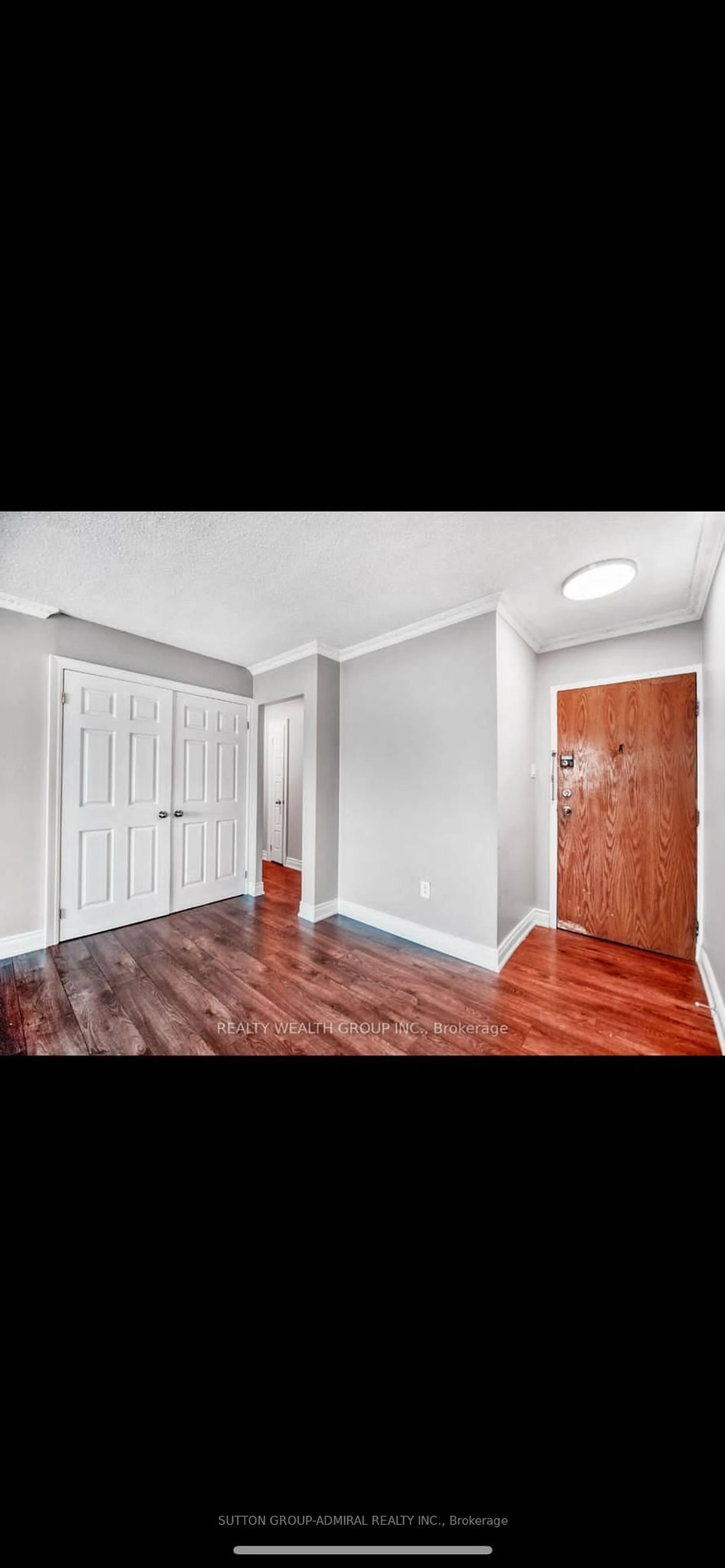 Indoor entryway for 4673 Jane St #418, Toronto Ontario M3N 2L1