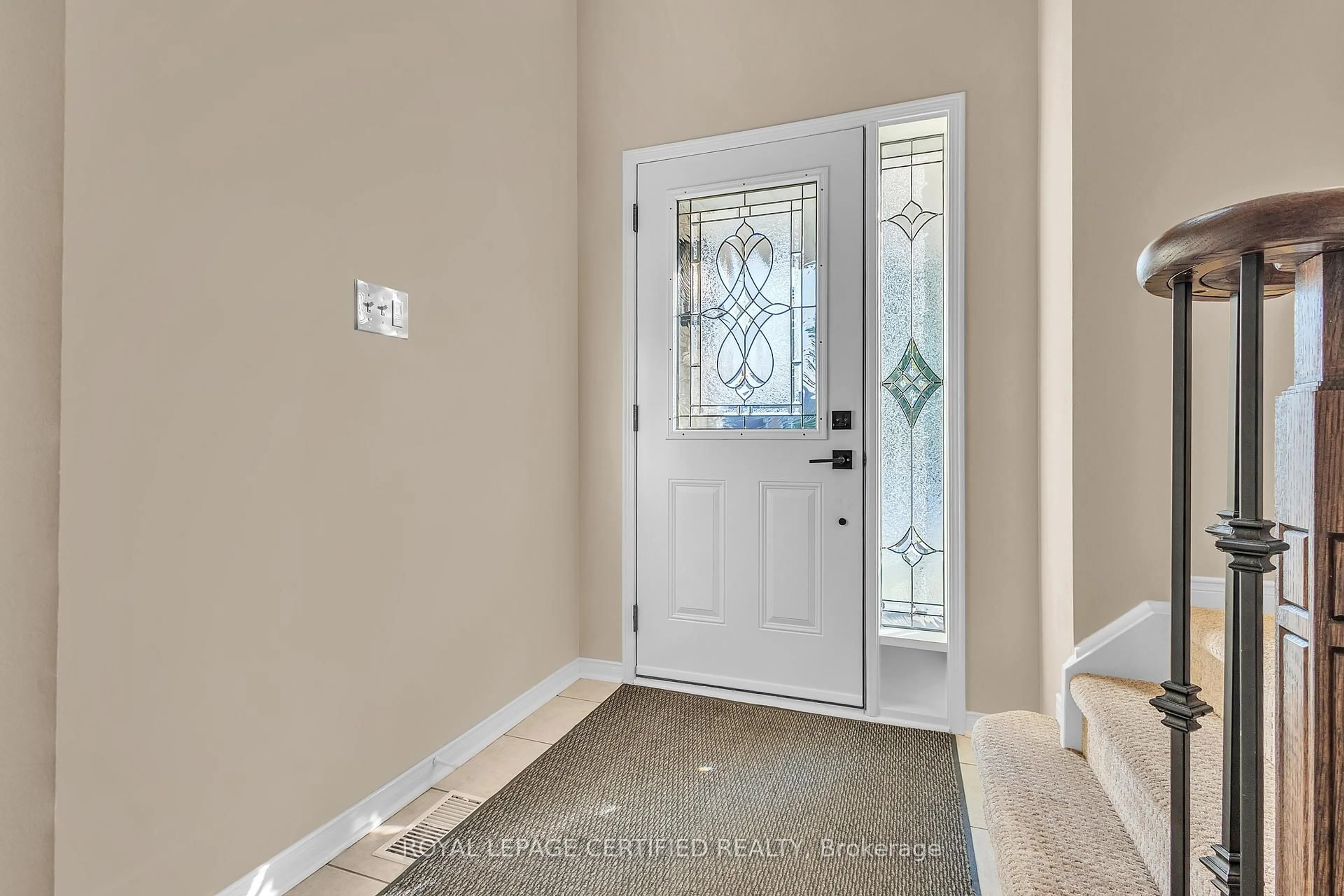 Indoor entryway for 363 Edenbrook Hill Dr, Brampton Ontario L7A 2N4