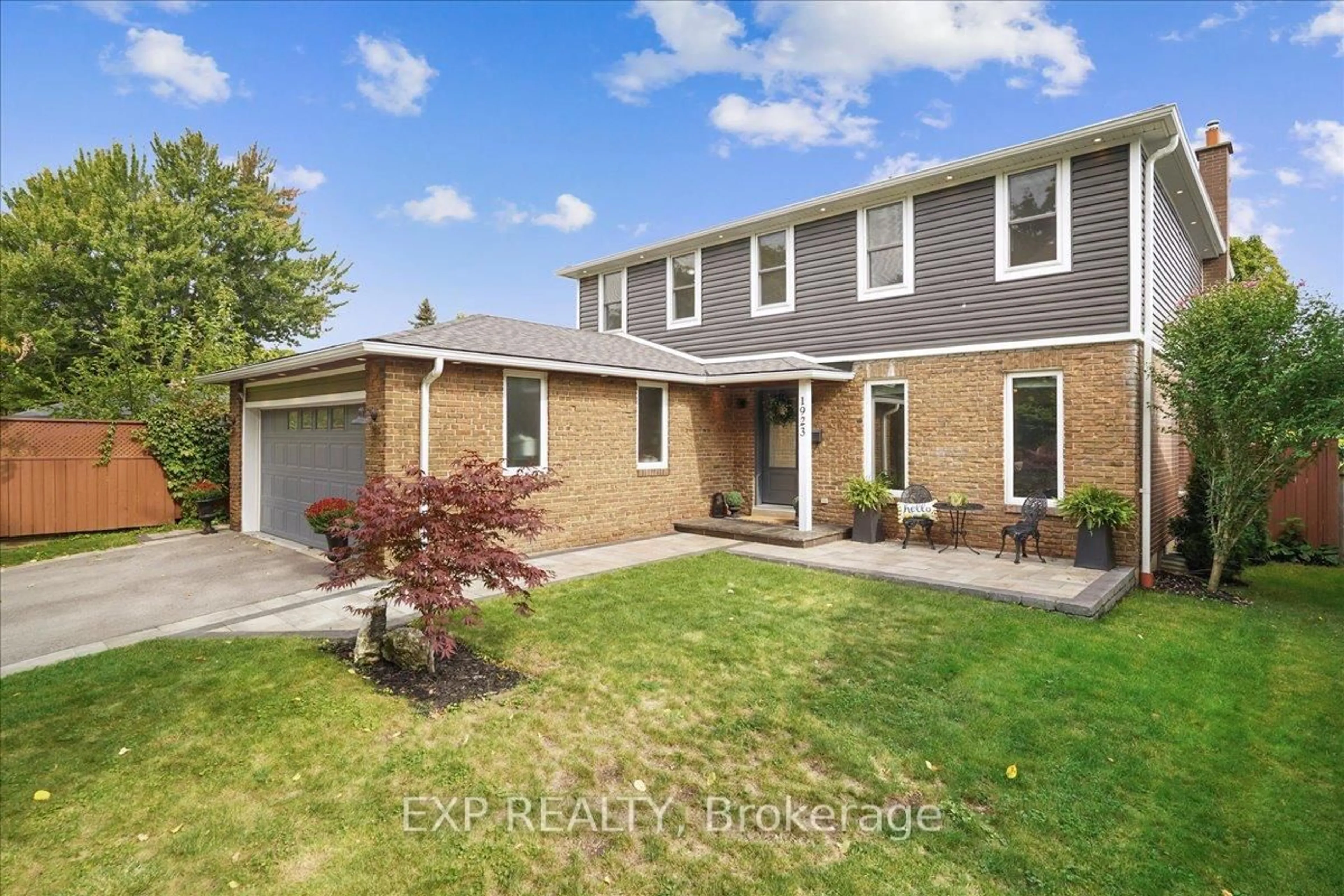 Home with brick exterior material, street for 1923 Steepbank Cres, Mississauga Ontario L4X 1T9