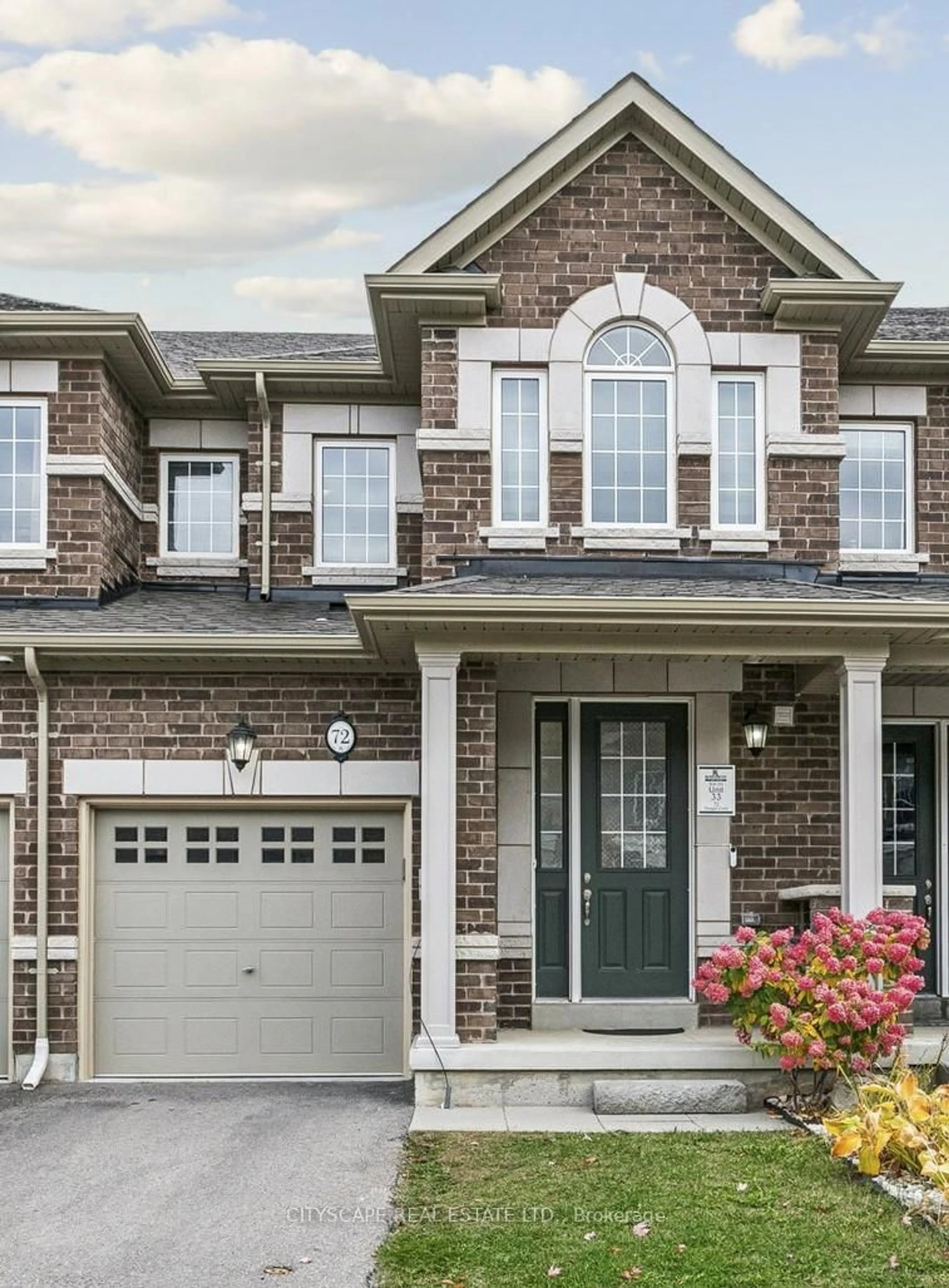 Home with brick exterior material, street for 72 Finegan Circ, Brampton Ontario L7A 4Z8