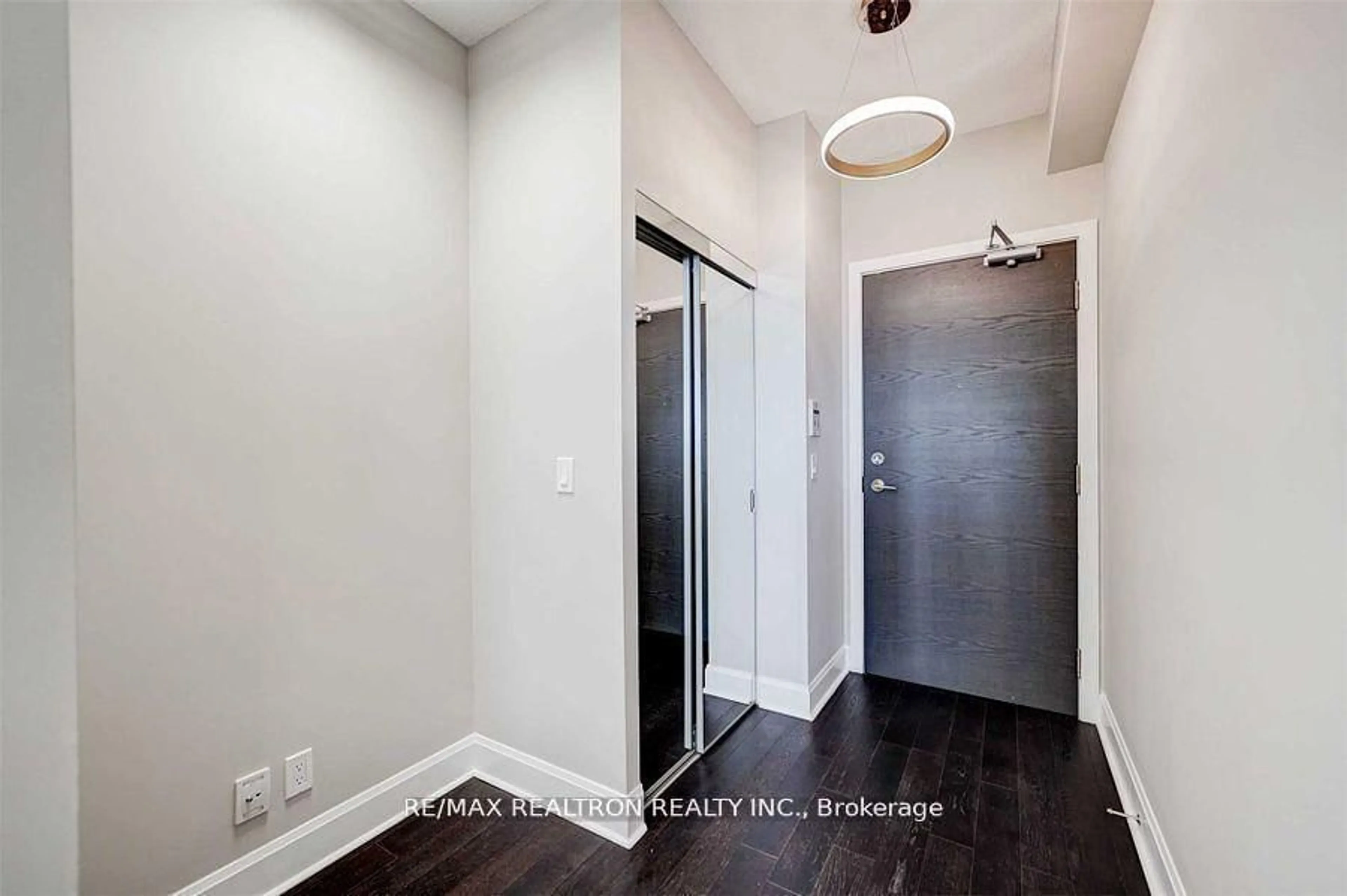 Indoor entryway for 33 Shore Breeze Dr #2501, Toronto Ontario M8V 0G1