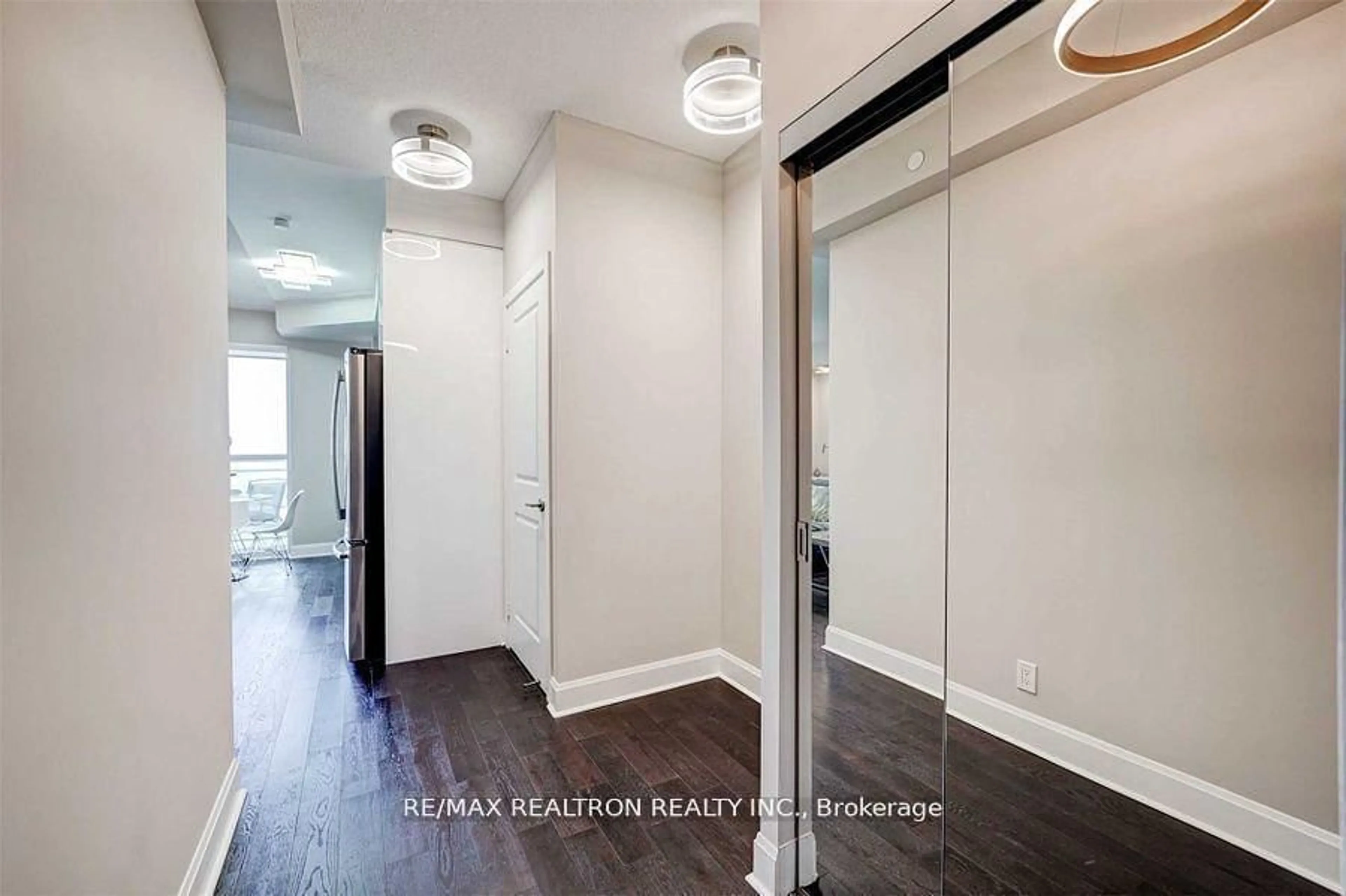 Indoor entryway for 33 Shore Breeze Dr #2501, Toronto Ontario M8V 0G1