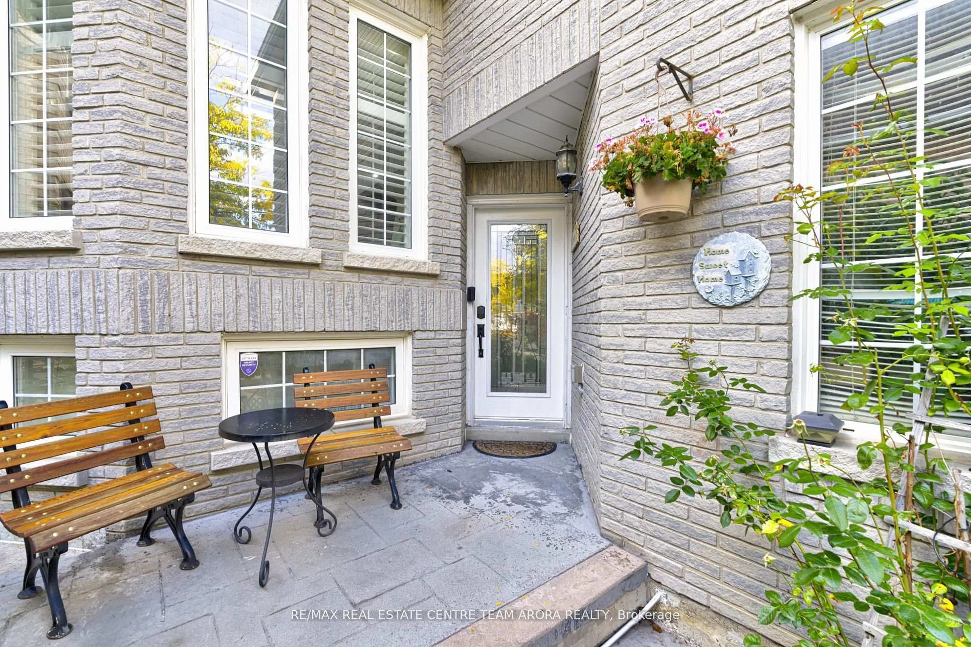 Patio, street for 3 Sweet Briar Lane, Brampton Ontario L6Z 4V3