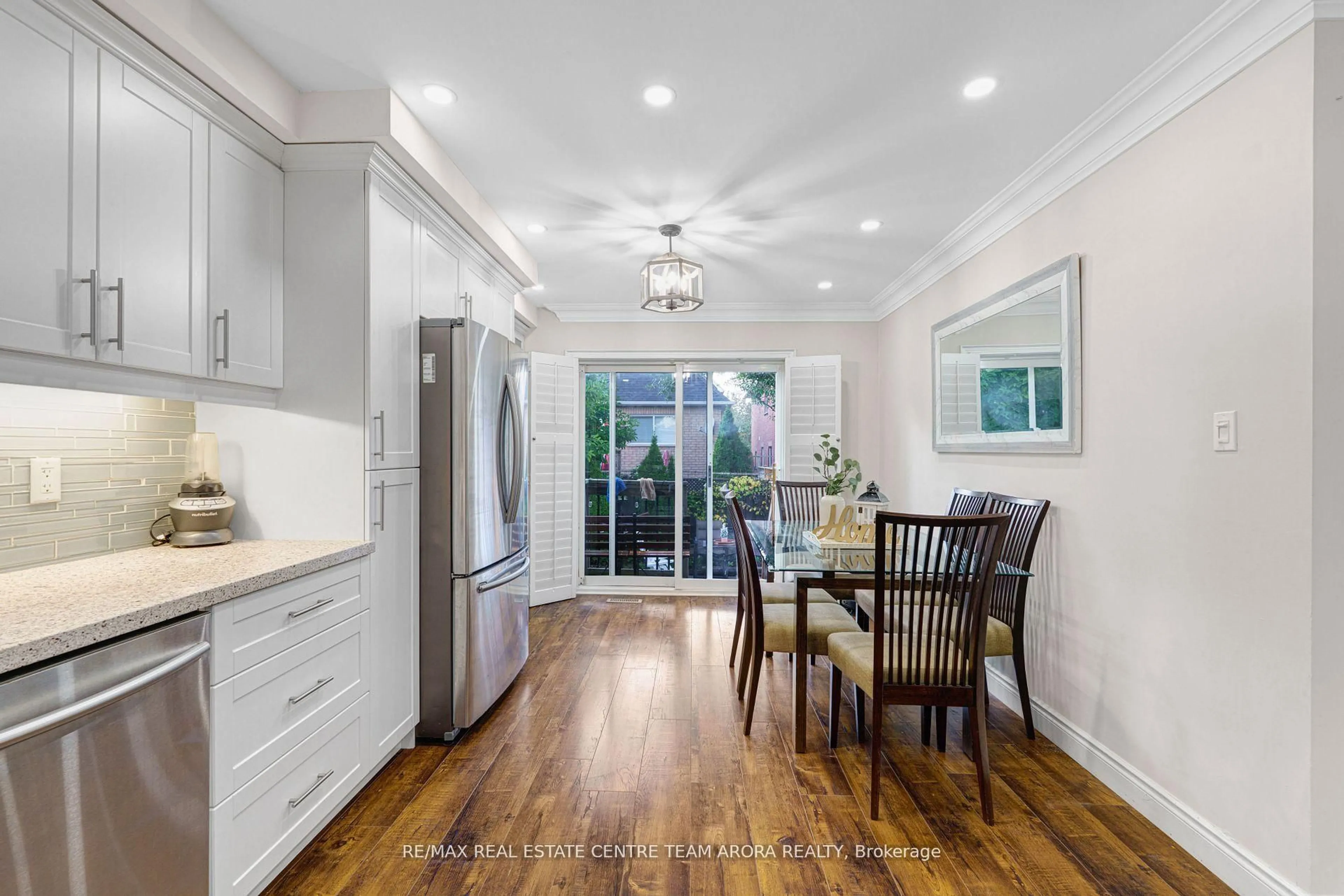 Open concept kitchen, unknown for 3 Sweet Briar Lane, Brampton Ontario L6Z 4V3