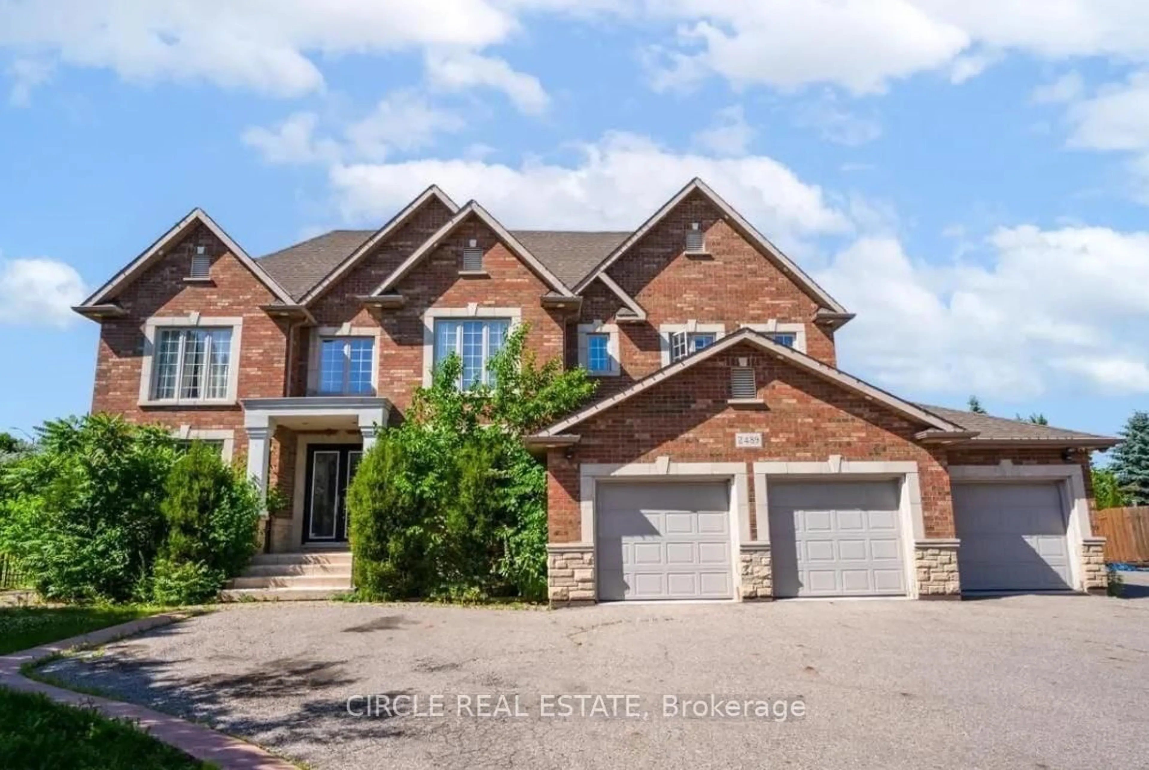 Home with brick exterior material, street for 2489 Olinda Crt, Mississauga Ontario L5C 4P5