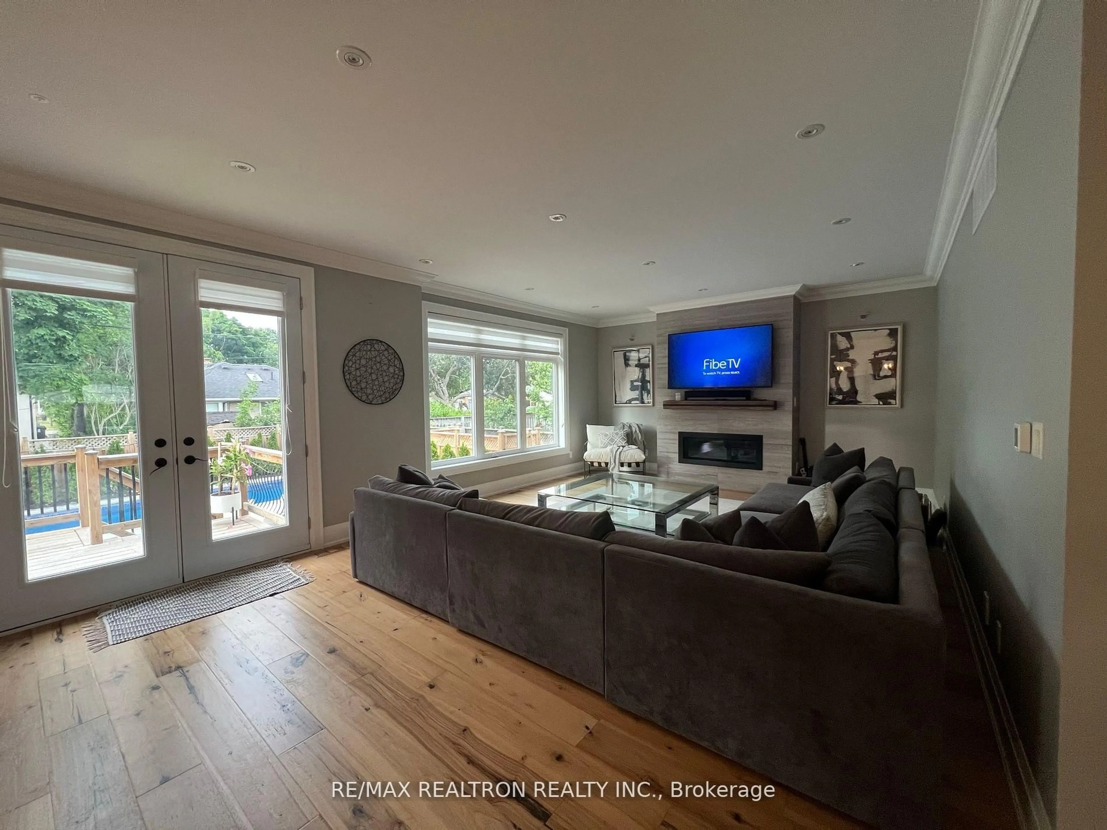 Unknown for 28 Burwood Rd, Toronto Ontario M9B 2W5