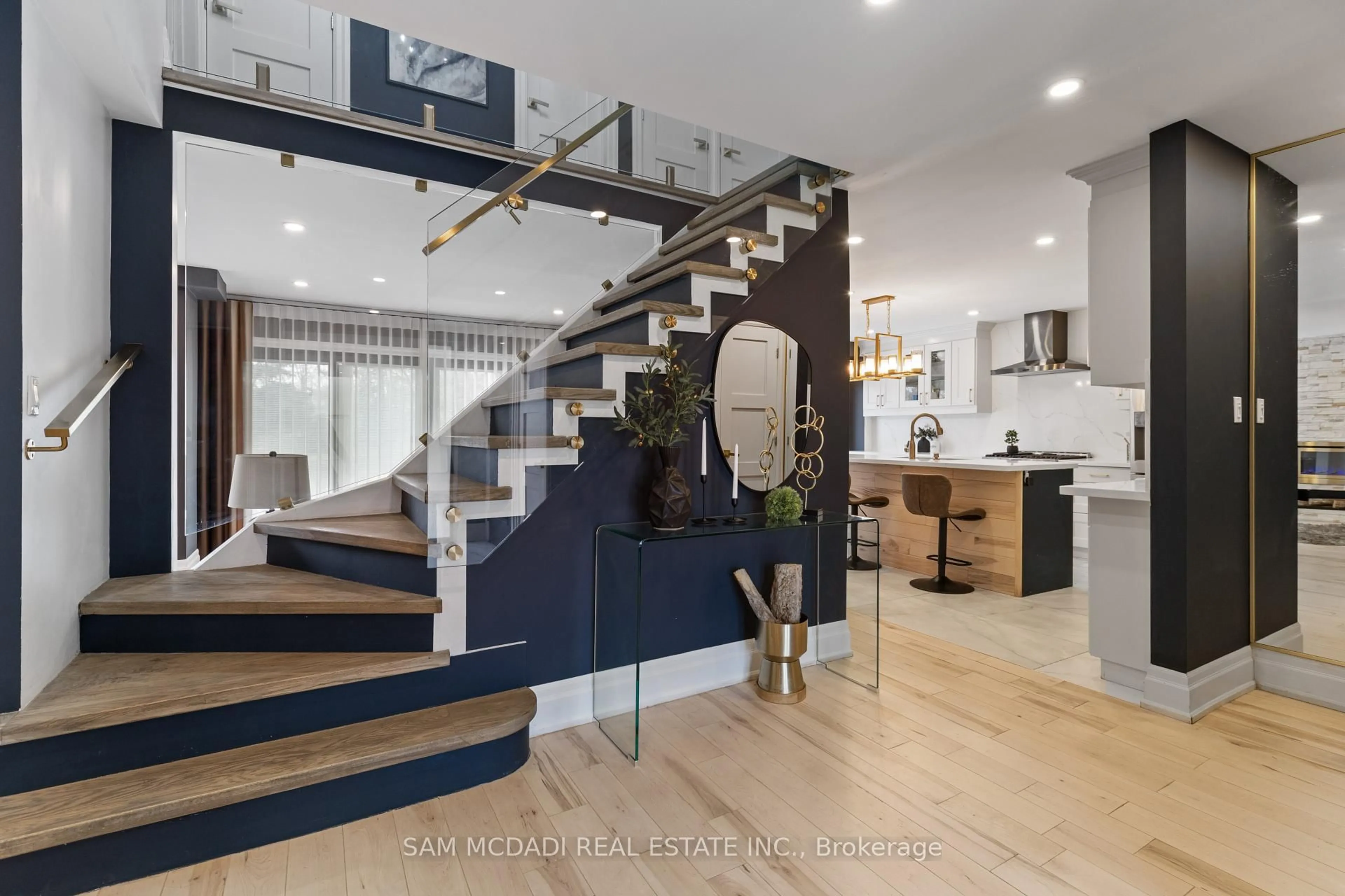 Unknown for 2284 Glastonbury Rd, Burlington Ontario L7P 4C8