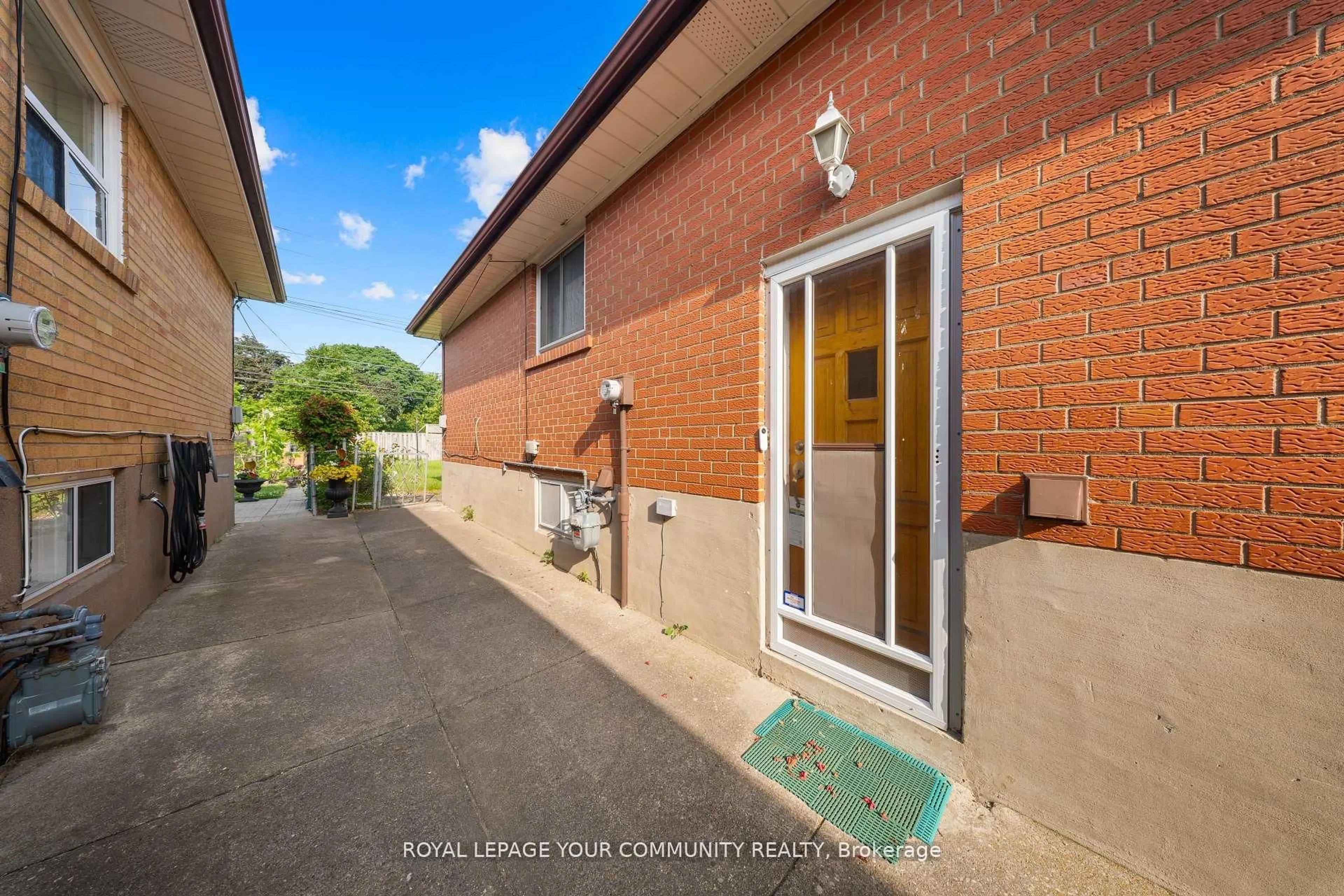 Patio, street for 50 Felan Cres, Toronto Ontario M9V 3A3