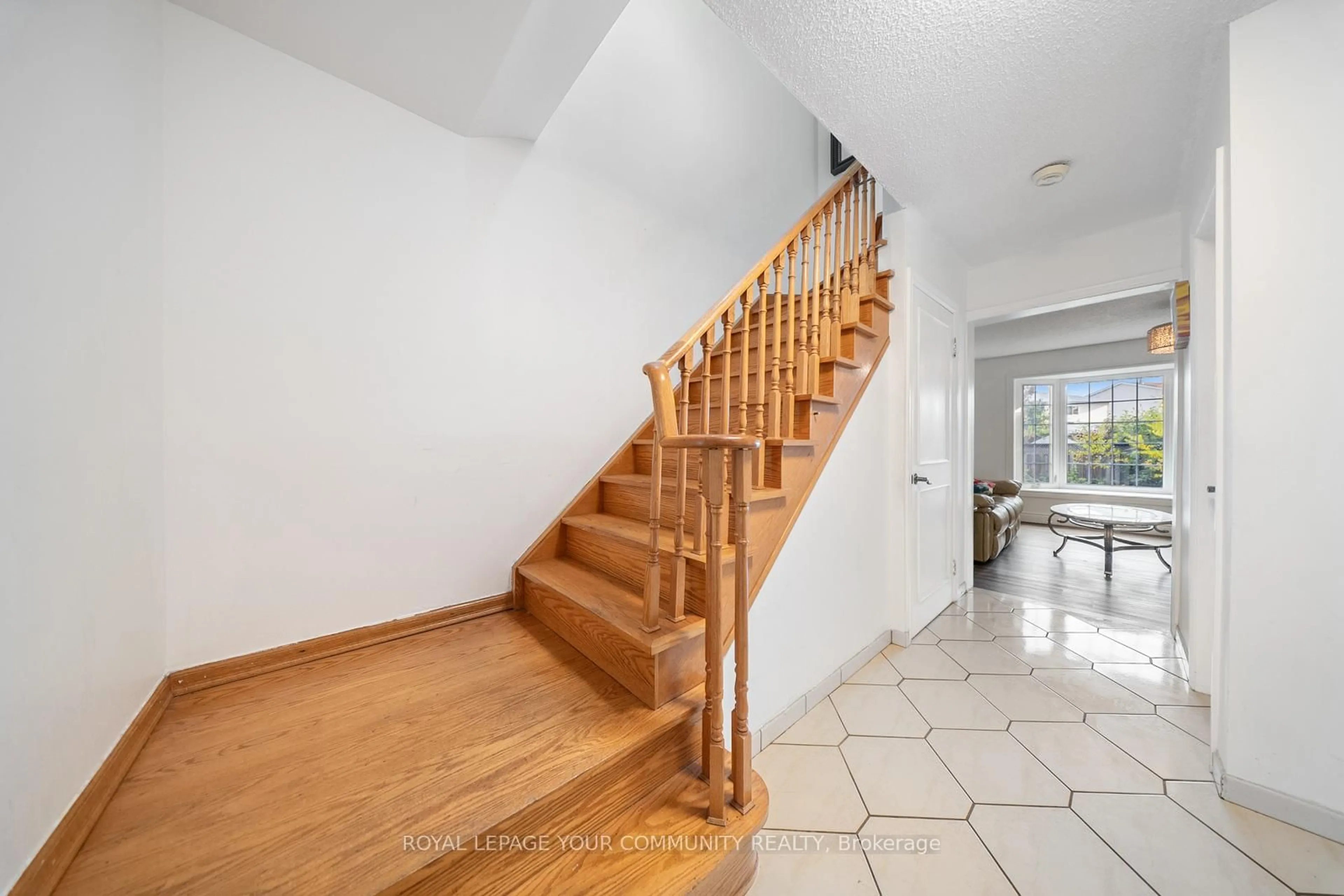 Stairs for 353 Rutherford Rd, Brampton Ontario L6V 3V9