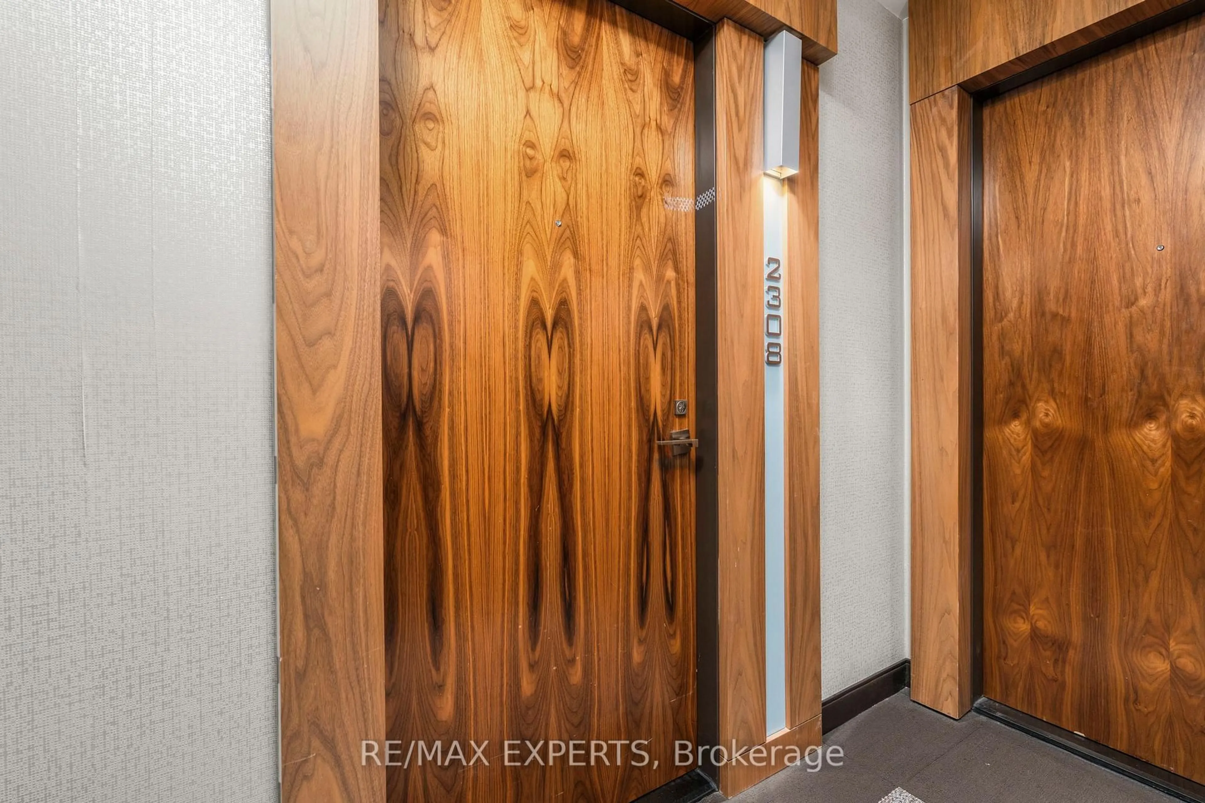 Indoor entryway for 36 Park Lawn Rd #2308, Toronto Ontario M8V 0E5