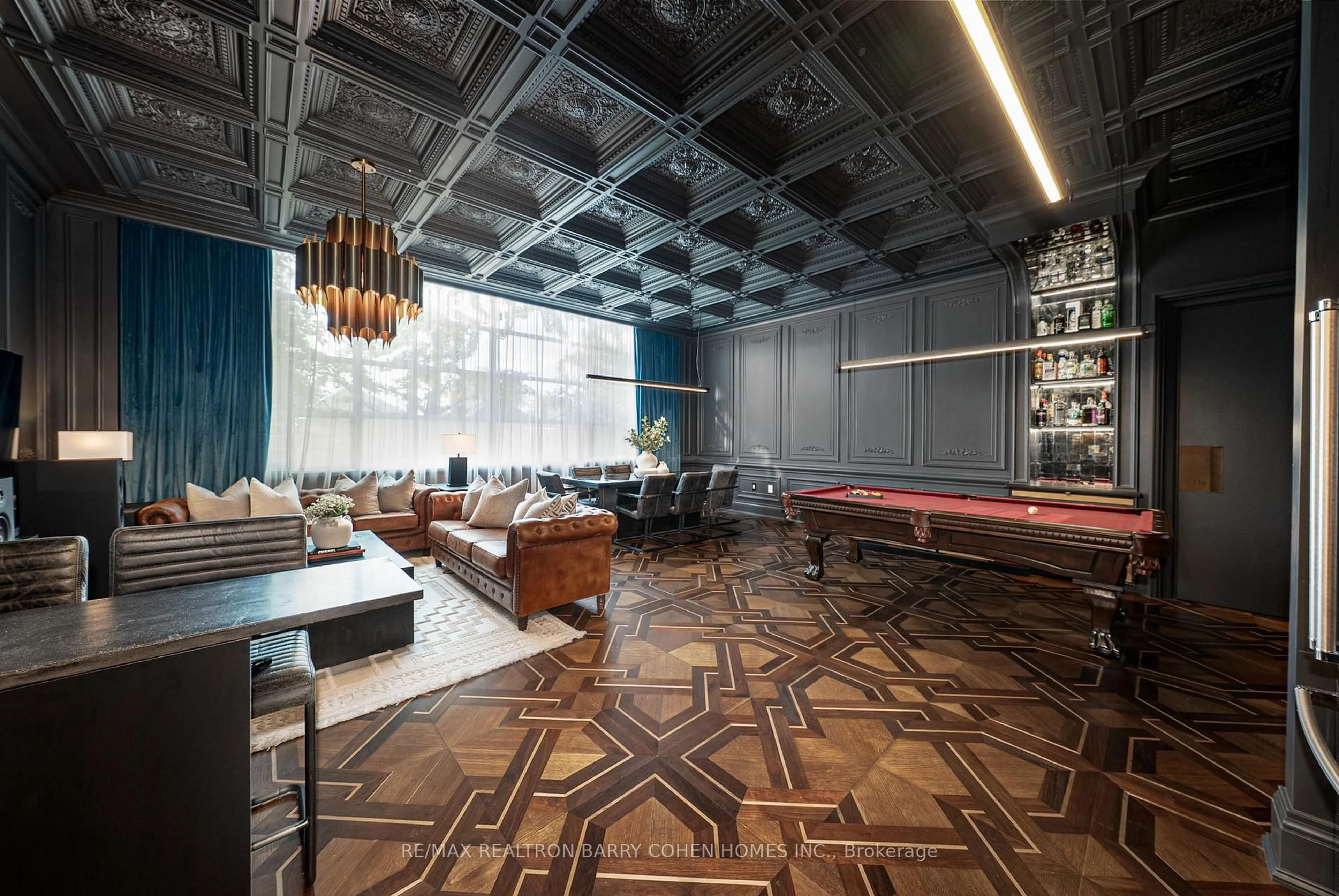 Lobby for 1001 Roselawn Ave #116, Toronto Ontario M6B 4M4