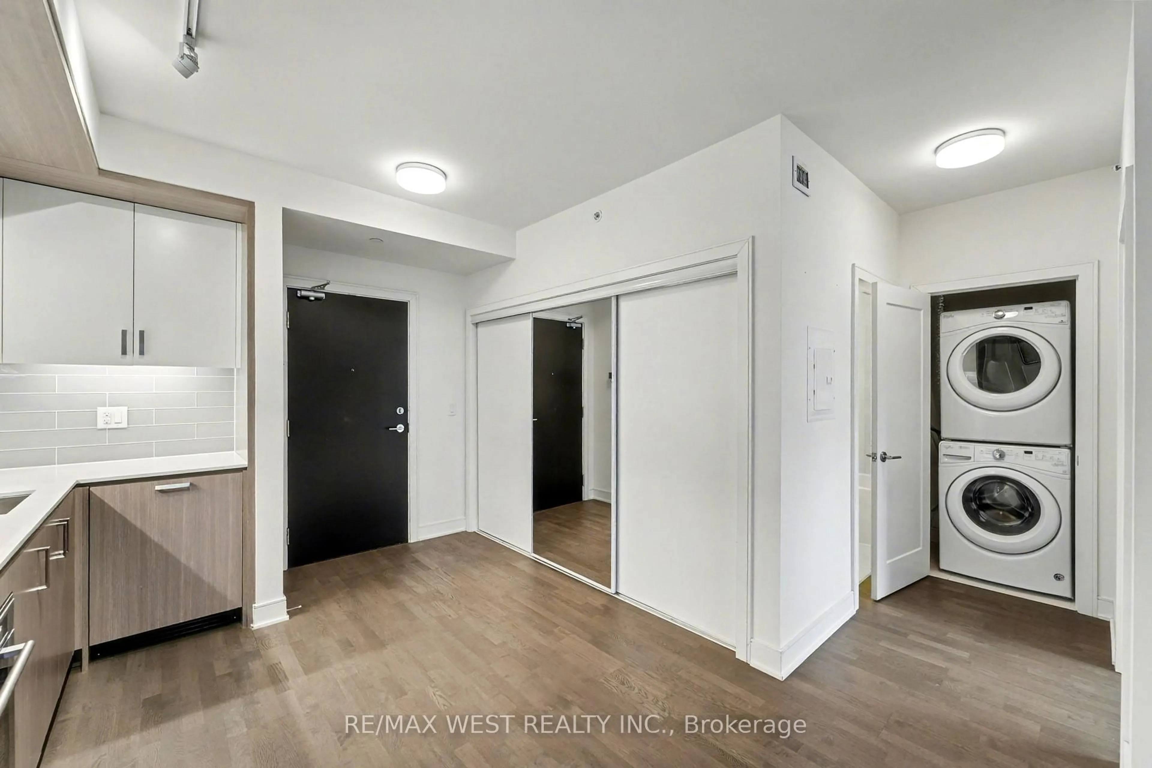 Unknown for 1575 Lakeshore Rd #357, Mississauga Ontario L5J 0B1